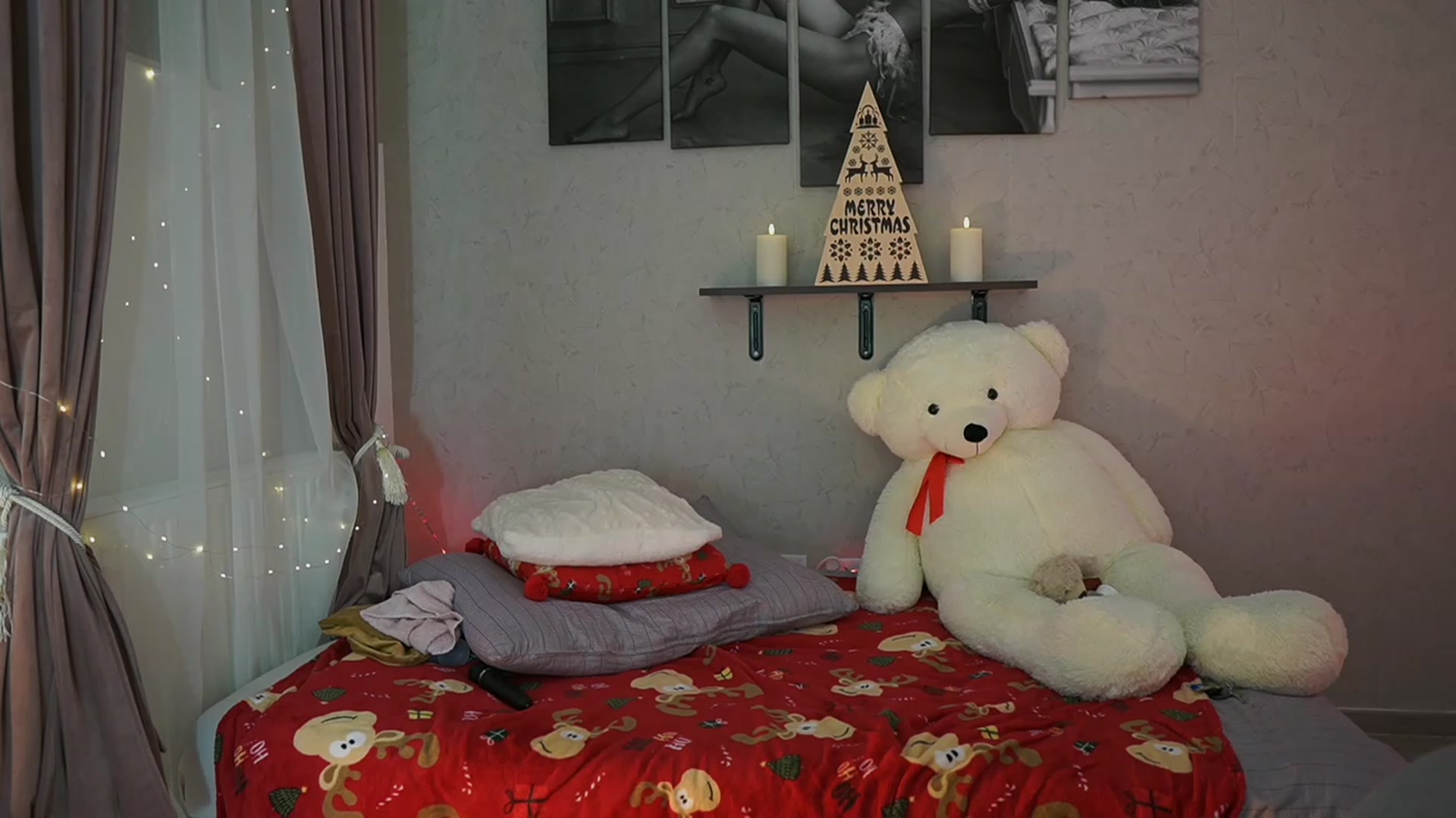 Gallery image thumbnail from RileyReid_18's myfreecams stream on, 12/20/2023, 17:43 image 19 of 20