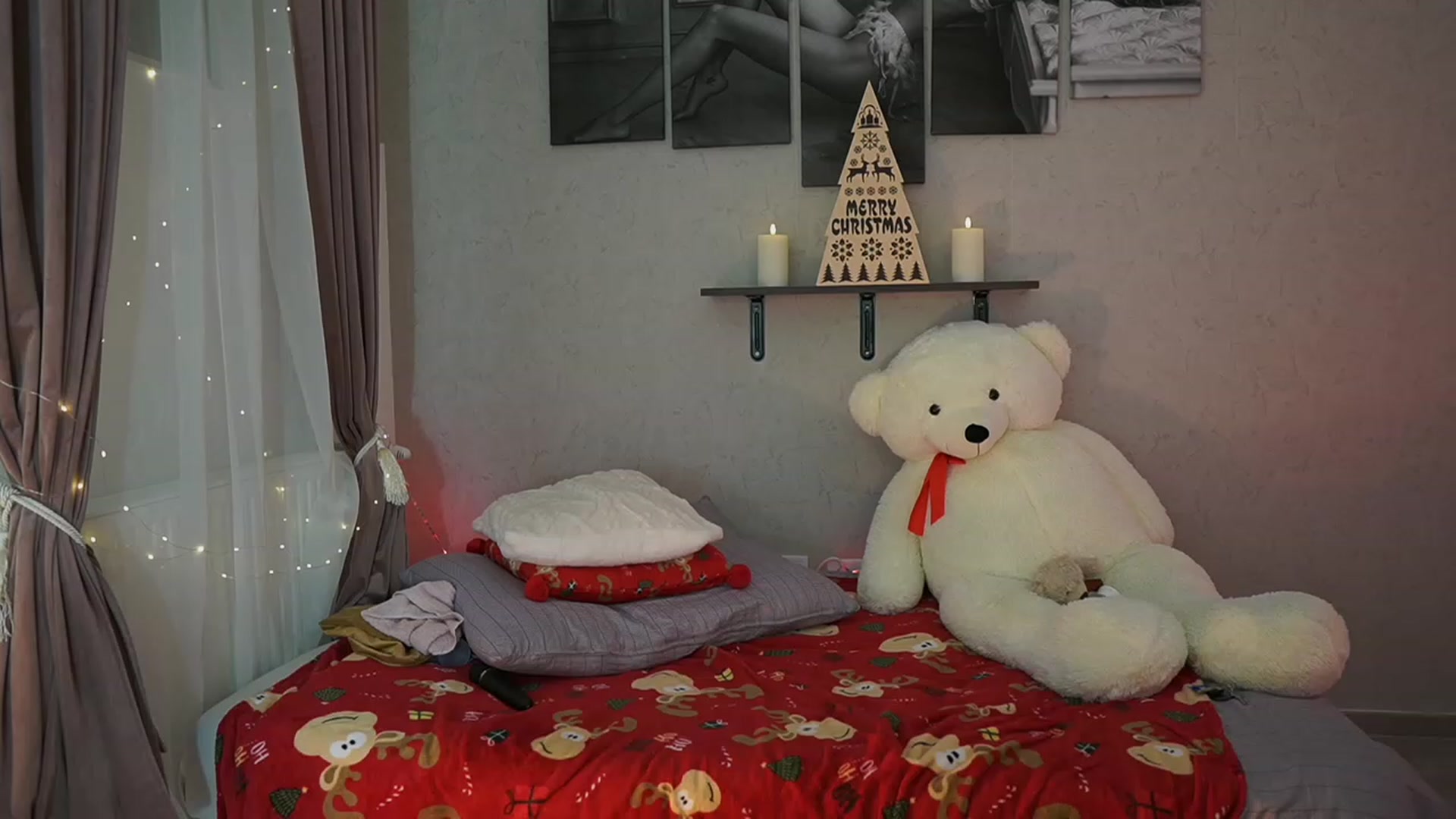 Gallery image thumbnail from RileyReid_18's myfreecams stream on, 12/20/2023, 17:43 image 14 of 20