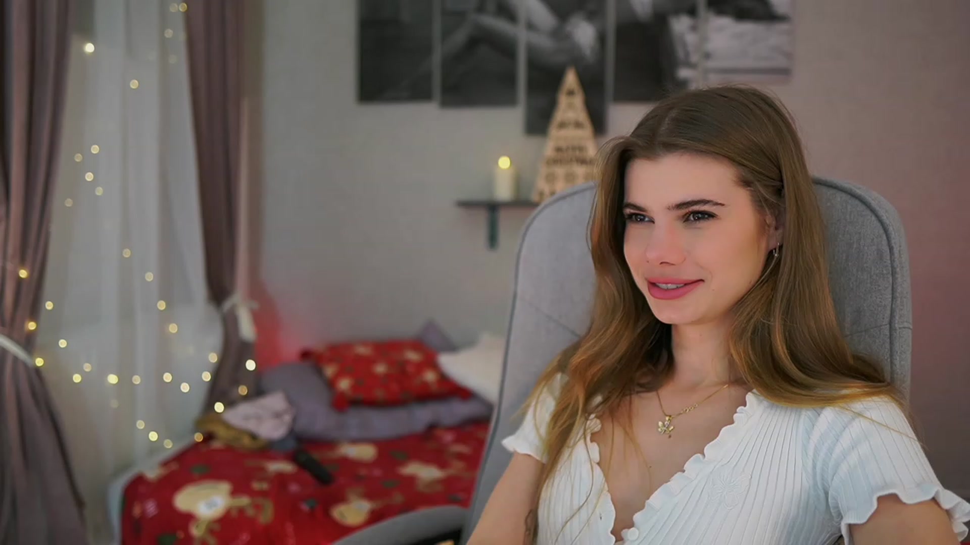 Gallery image thumbnail from RileyReid_18's myfreecams stream on, 12/20/2023, 17:43 image 7 of 20