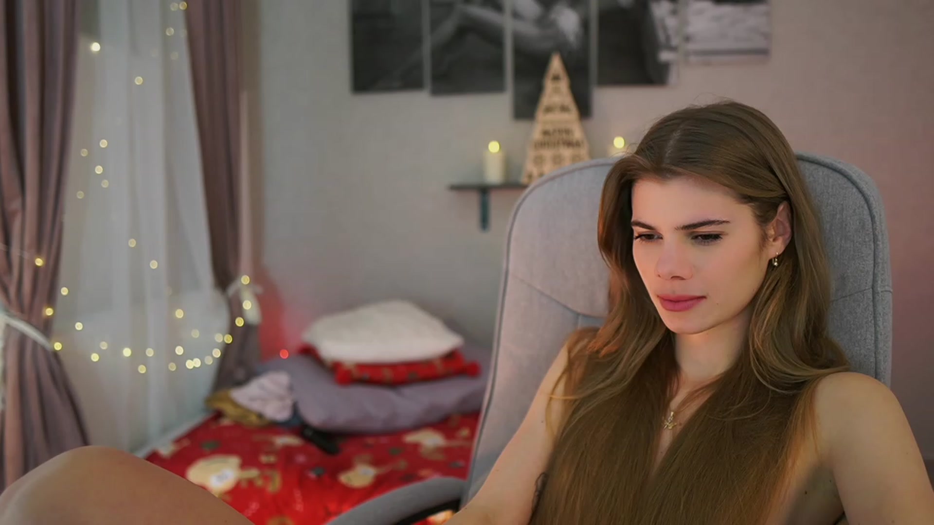 Gallery image thumbnail from RileyReid_18's myfreecams stream on, 12/20/2023, 17:43 image 15 of 20