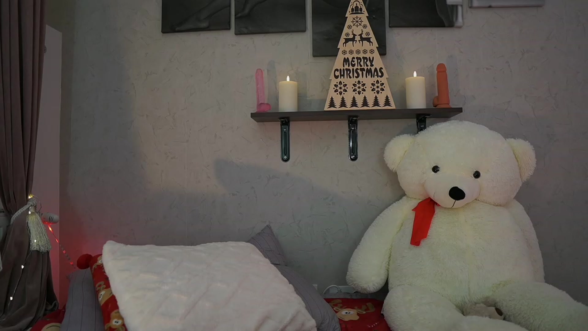 Gallery image thumbnail from RileyReid_18's myfreecams stream on, 12/23/2023, 20:54 image 9 of 20