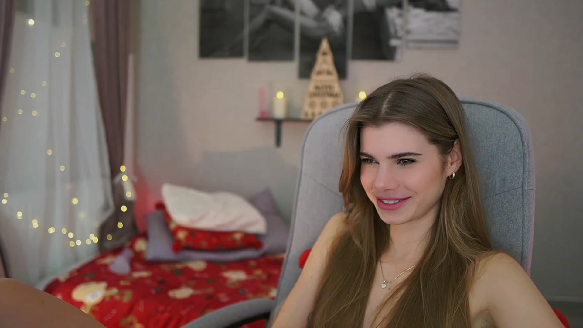 Gallery image thumbnail from RileyReid_18's myfreecams stream on, 12/23/2023, 20:54 image 12 of 20