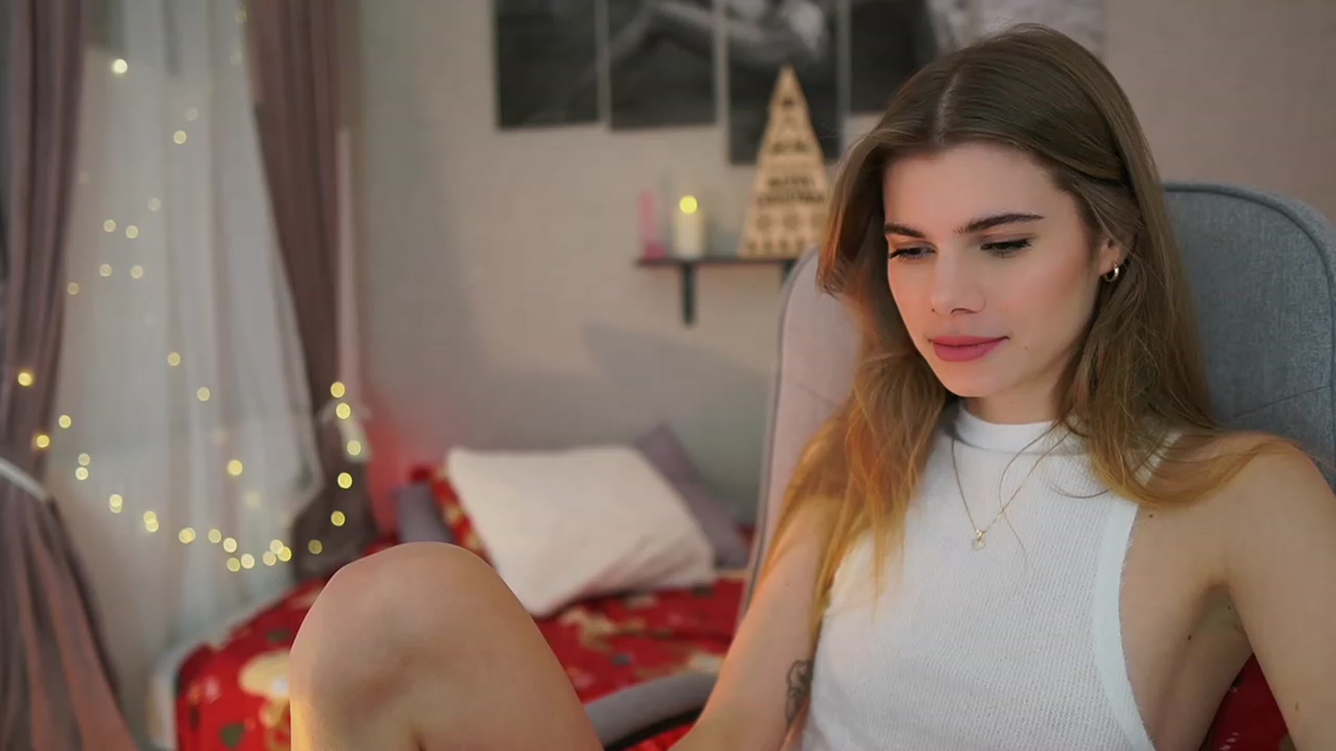 Gallery image thumbnail from RileyReid_18's myfreecams stream on, 12/23/2023, 20:54 image 2 of 20