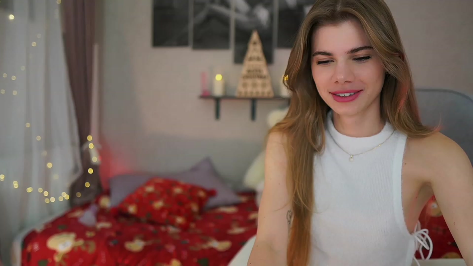 Gallery image thumbnail from RileyReid_18's myfreecams stream on, 12/23/2023, 22:36 image 6 of 20