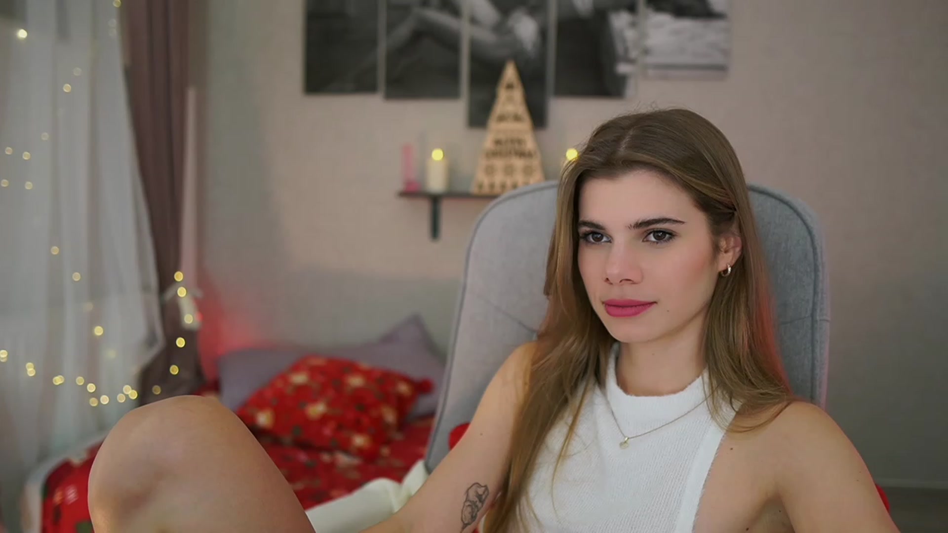 Gallery image thumbnail from RileyReid_18's myfreecams stream on, 12/23/2023, 22:36 image 9 of 20