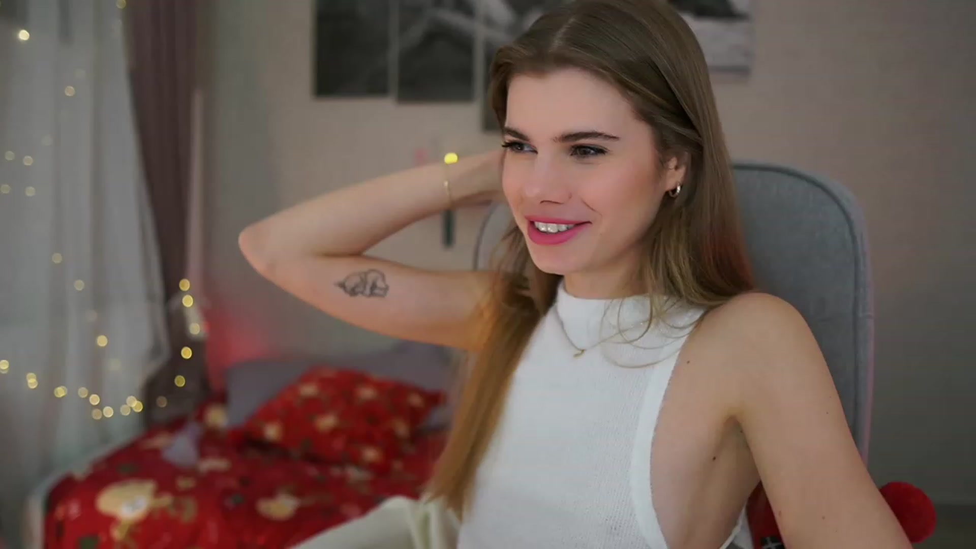 Gallery image thumbnail from RileyReid_18's myfreecams stream on, 12/23/2023, 22:36 image 3 of 20