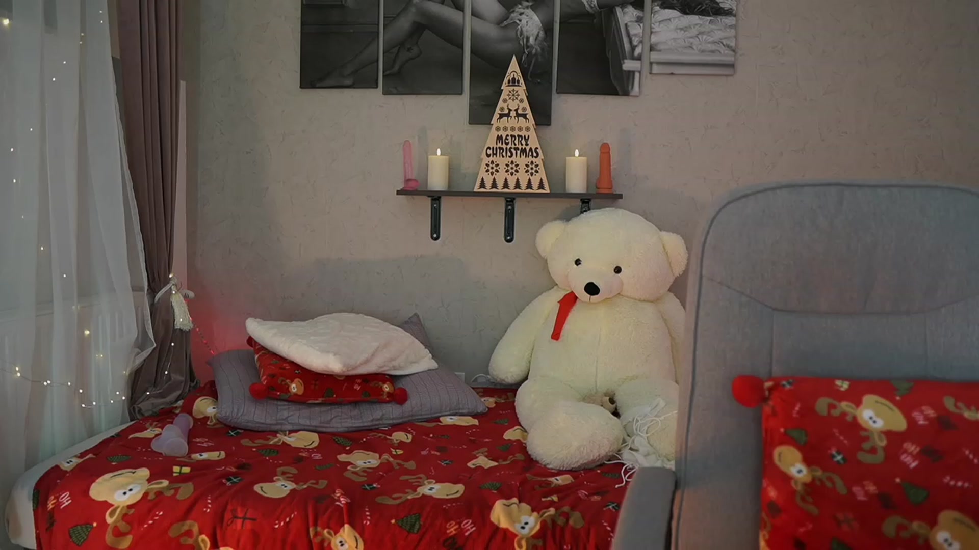 Gallery image thumbnail from RileyReid_18's myfreecams stream on, 12/23/2023, 23:14 image 17 of 20