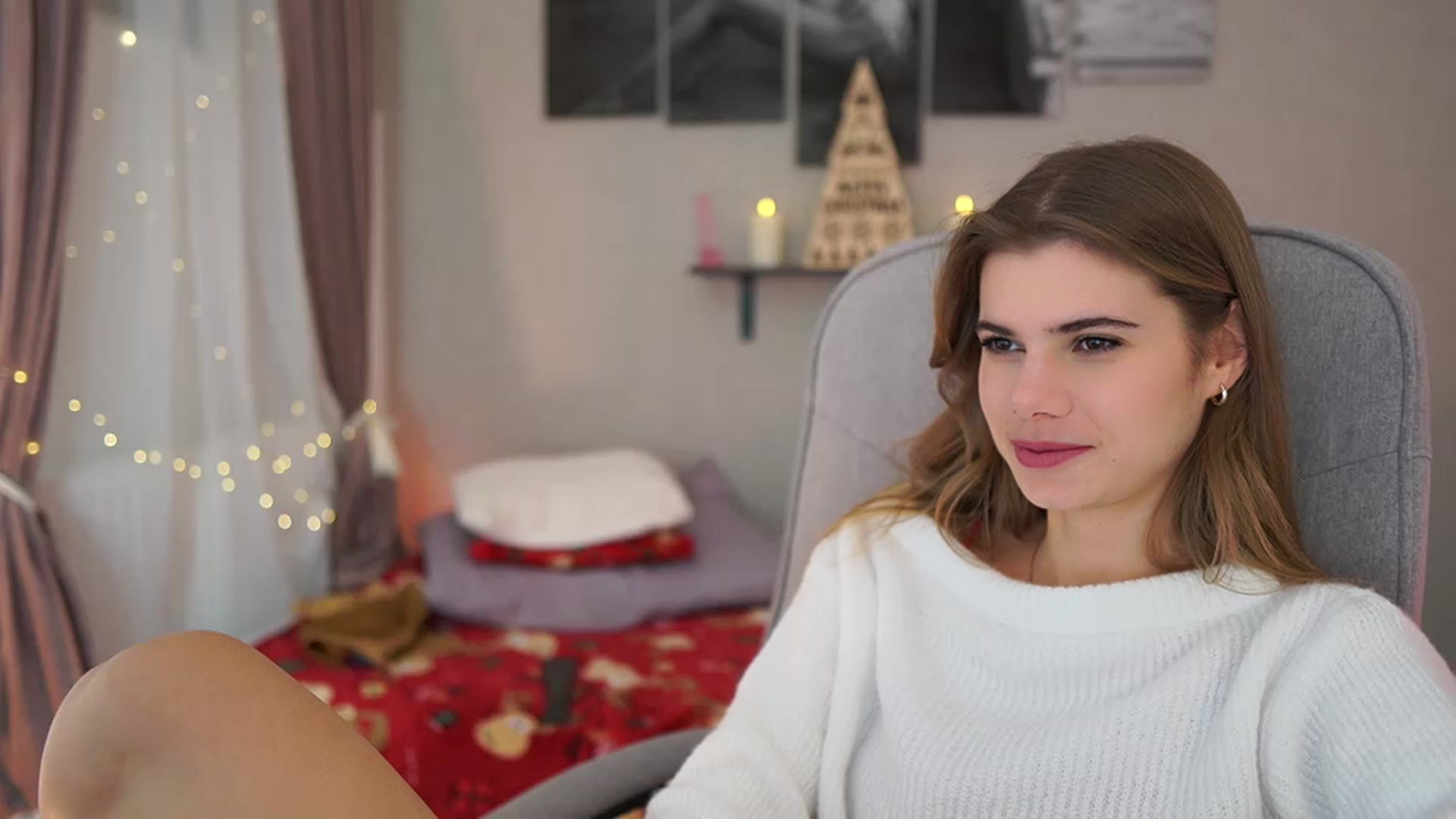 Gallery image thumbnail from RileyReid_18's myfreecams stream on, 12/24/2023, 14:32 image 14 of 20