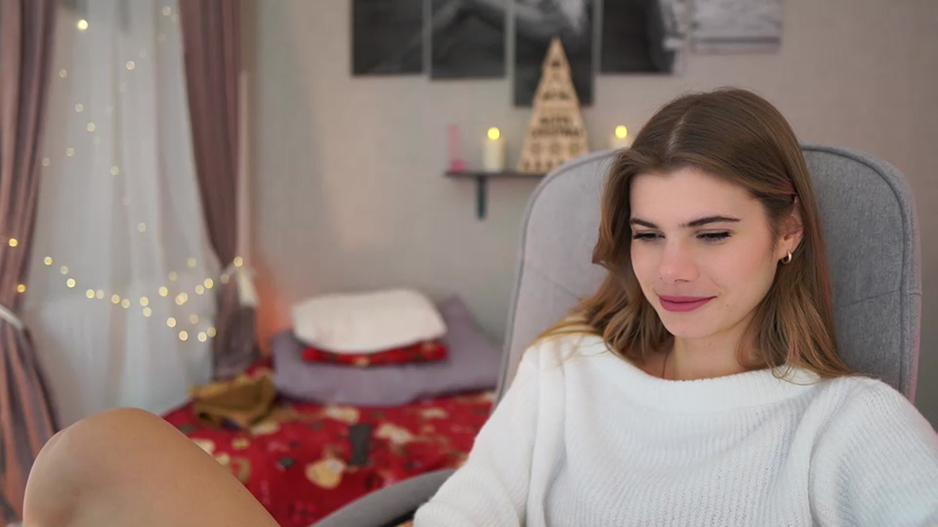 Gallery image thumbnail from RileyReid_18's myfreecams stream on, 12/24/2023, 14:32 image 15 of 20
