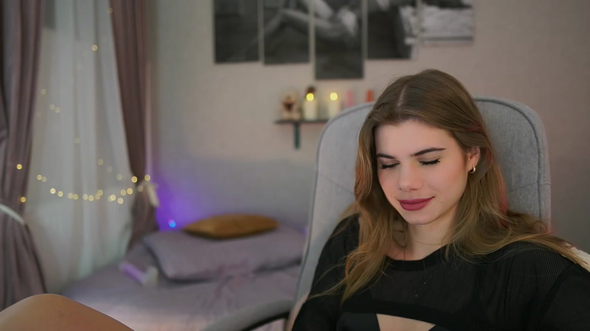Gallery image thumbnail from RileyReid_18's myfreecams stream on, 12/28/2023, 17:21 image 19 of 20