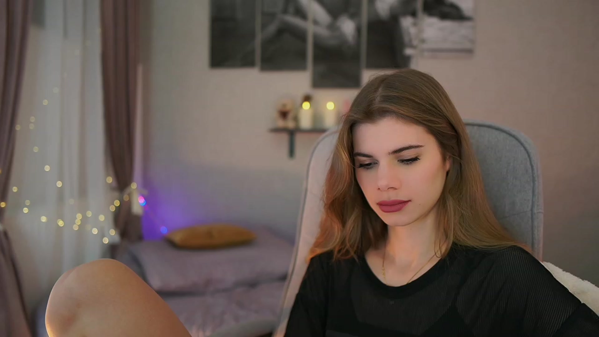 Gallery image thumbnail from RileyReid_18's myfreecams stream on, 12/28/2023, 17:21 image 11 of 20
