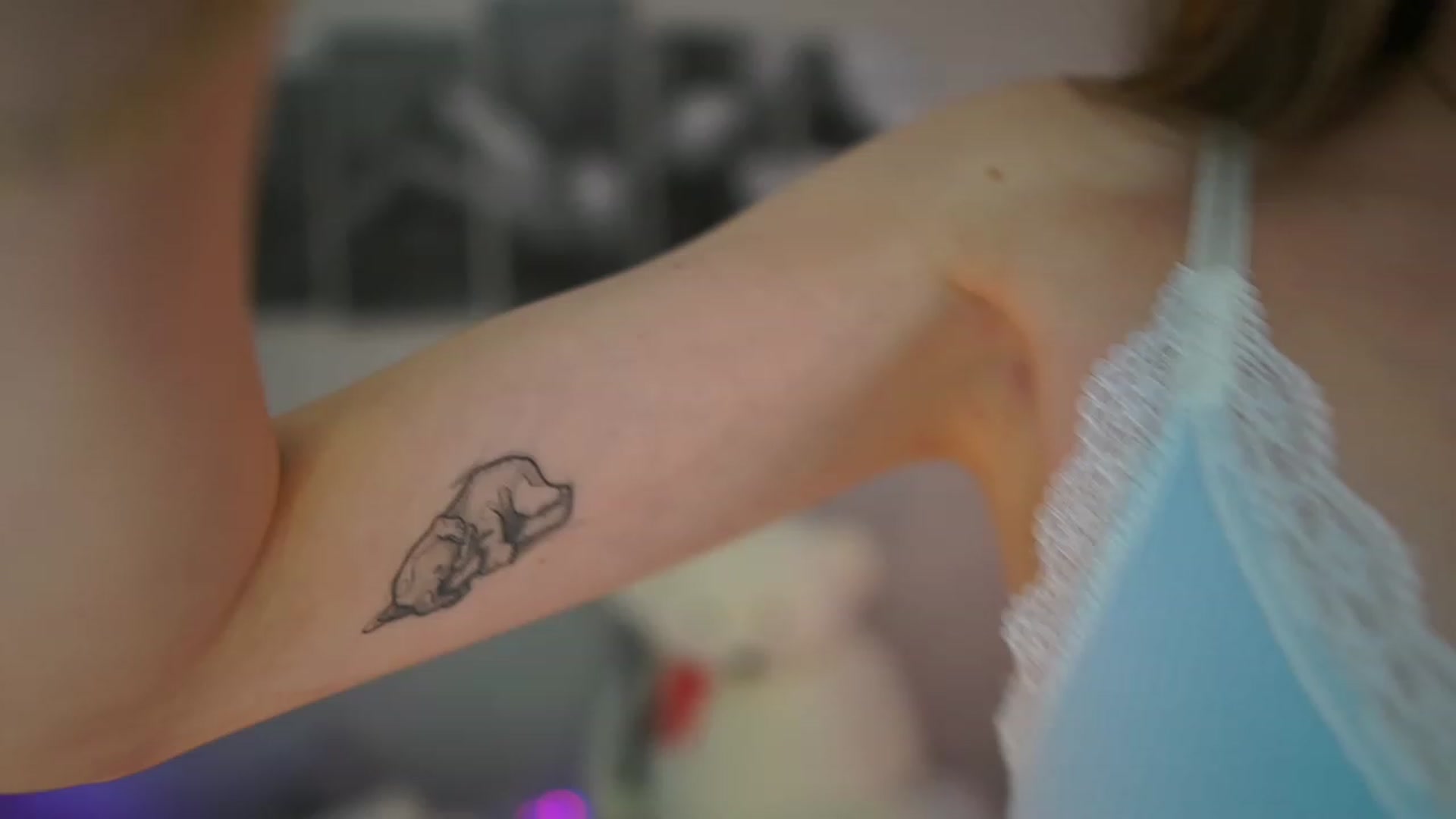 Gallery image thumbnail from RileyReid_18's myfreecams stream on, 12/29/2023, 16:08 image 16 of 20