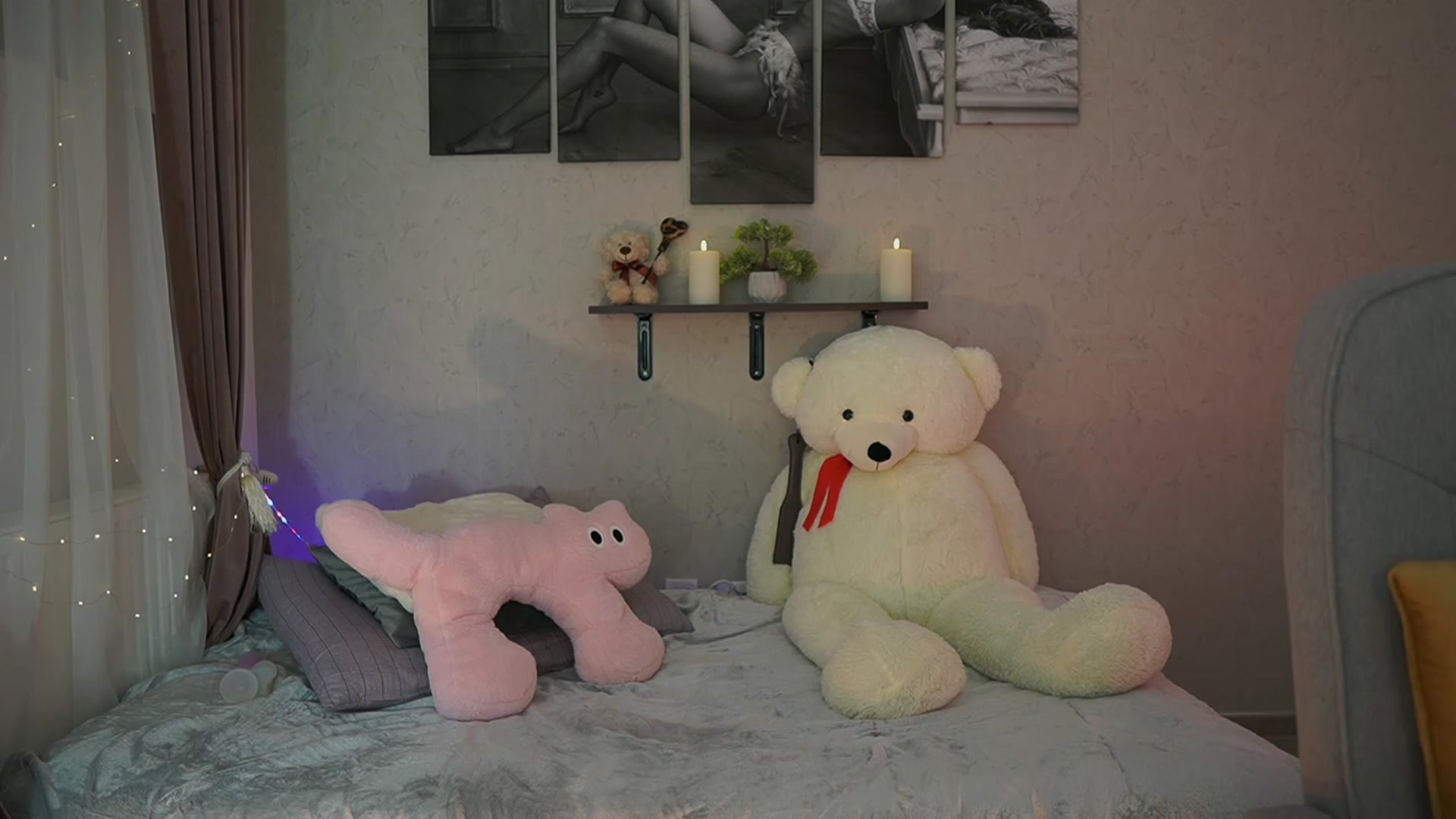 Gallery image thumbnail from RileyReid_18's myfreecams stream on, 12/30/2023, 15:52 image 16 of 20