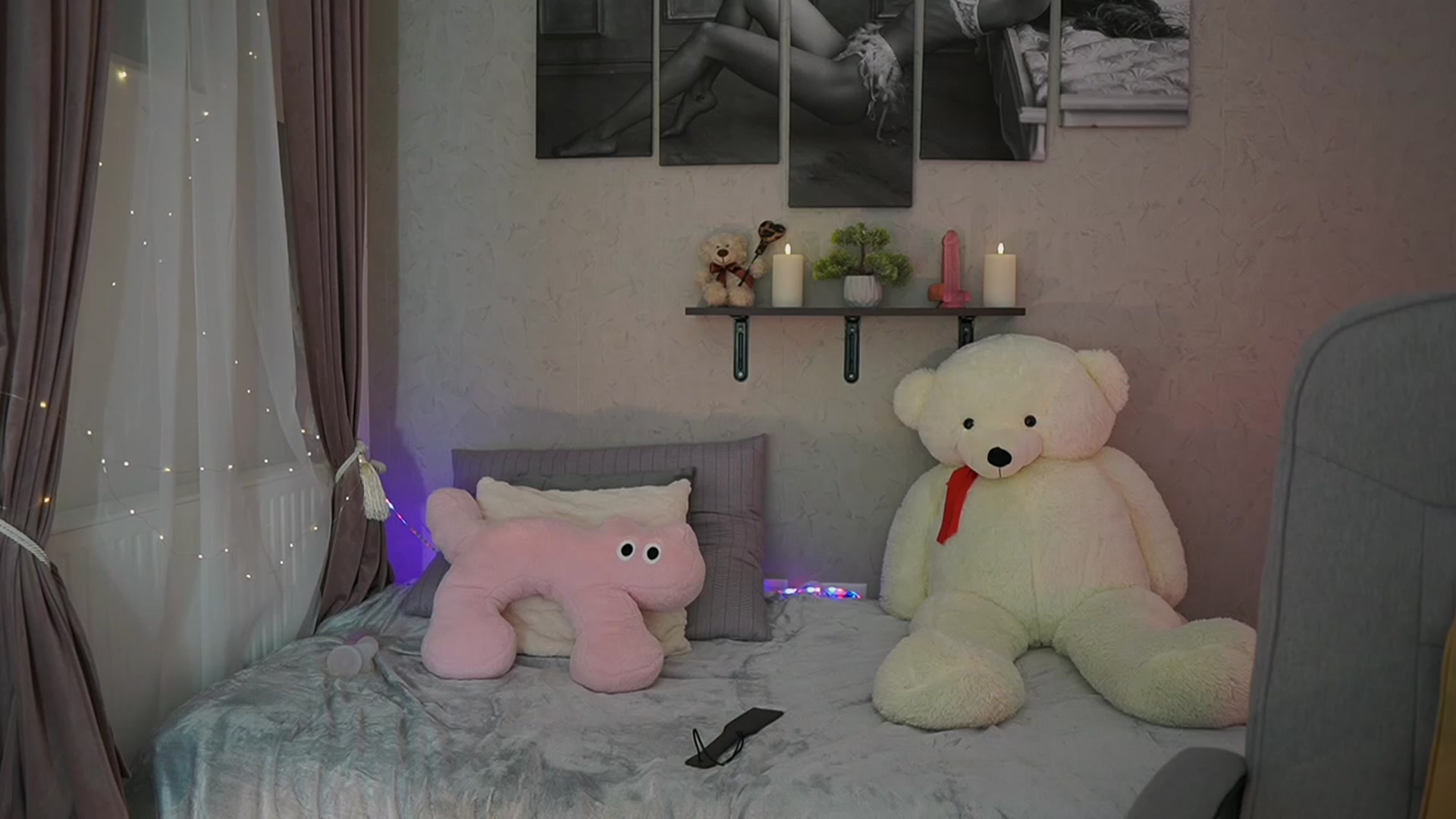 Gallery image thumbnail from RileyReid_18's myfreecams stream on, 12/31/2023, 11:56 image 10 of 20