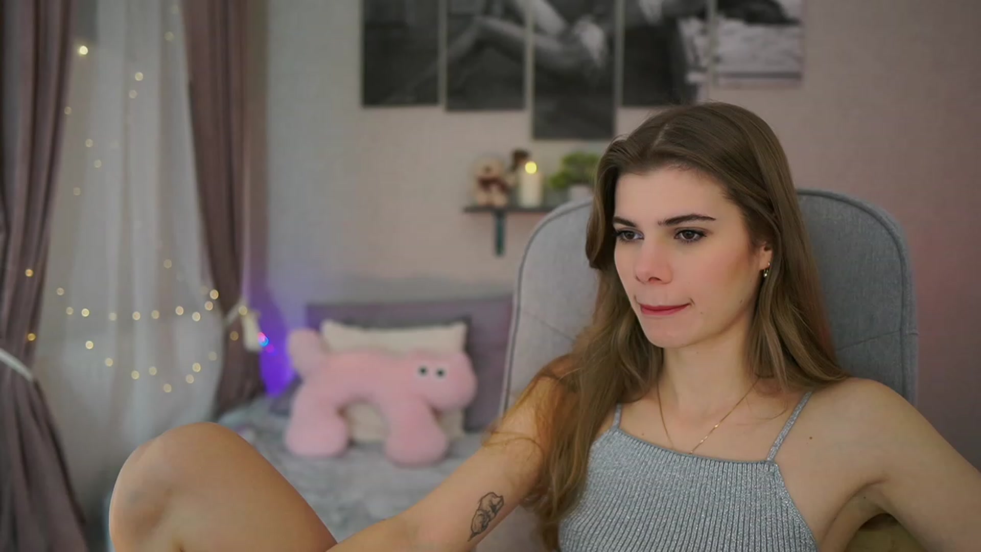Gallery image thumbnail from RileyReid_18's myfreecams stream on, 12/31/2023, 11:56 image 14 of 20
