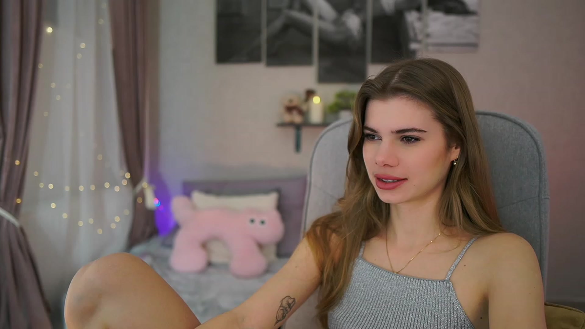 Gallery image thumbnail from RileyReid_18's myfreecams stream on, 12/31/2023, 11:56 image 13 of 20