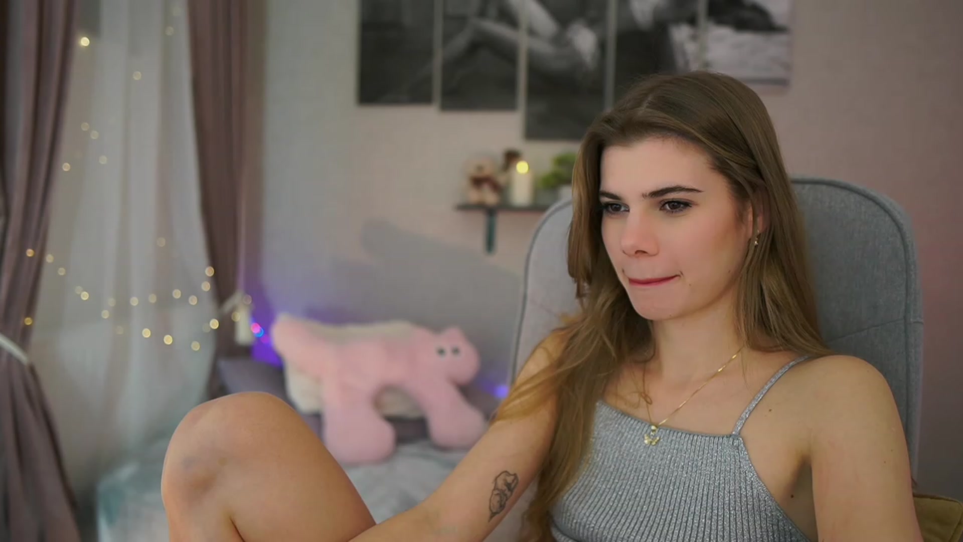 Gallery image thumbnail from RileyReid_18's myfreecams stream on, 12/31/2023, 14:28 image 14 of 20