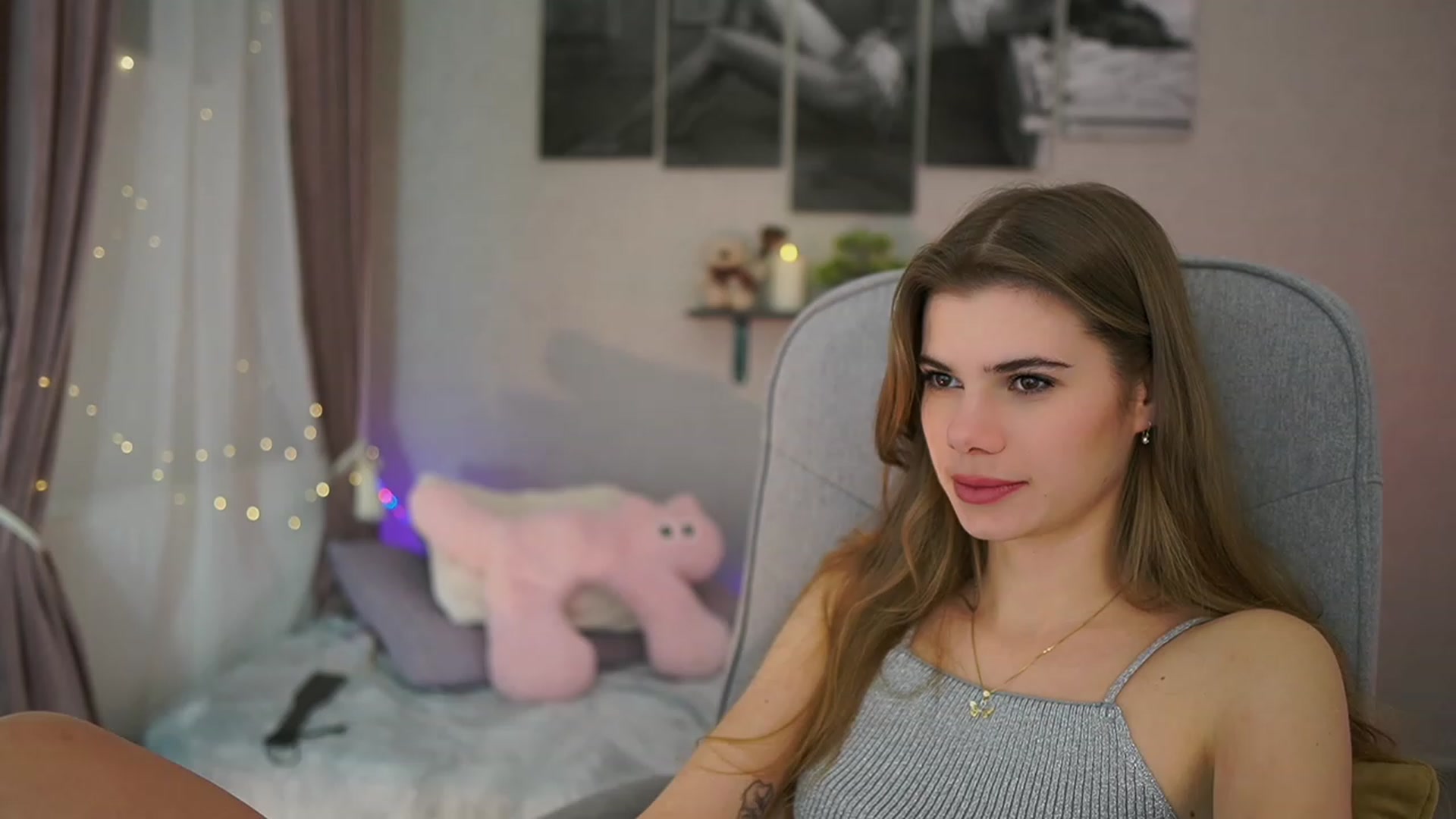 Gallery image thumbnail from RileyReid_18's myfreecams stream on, 12/31/2023, 14:28 image 17 of 20