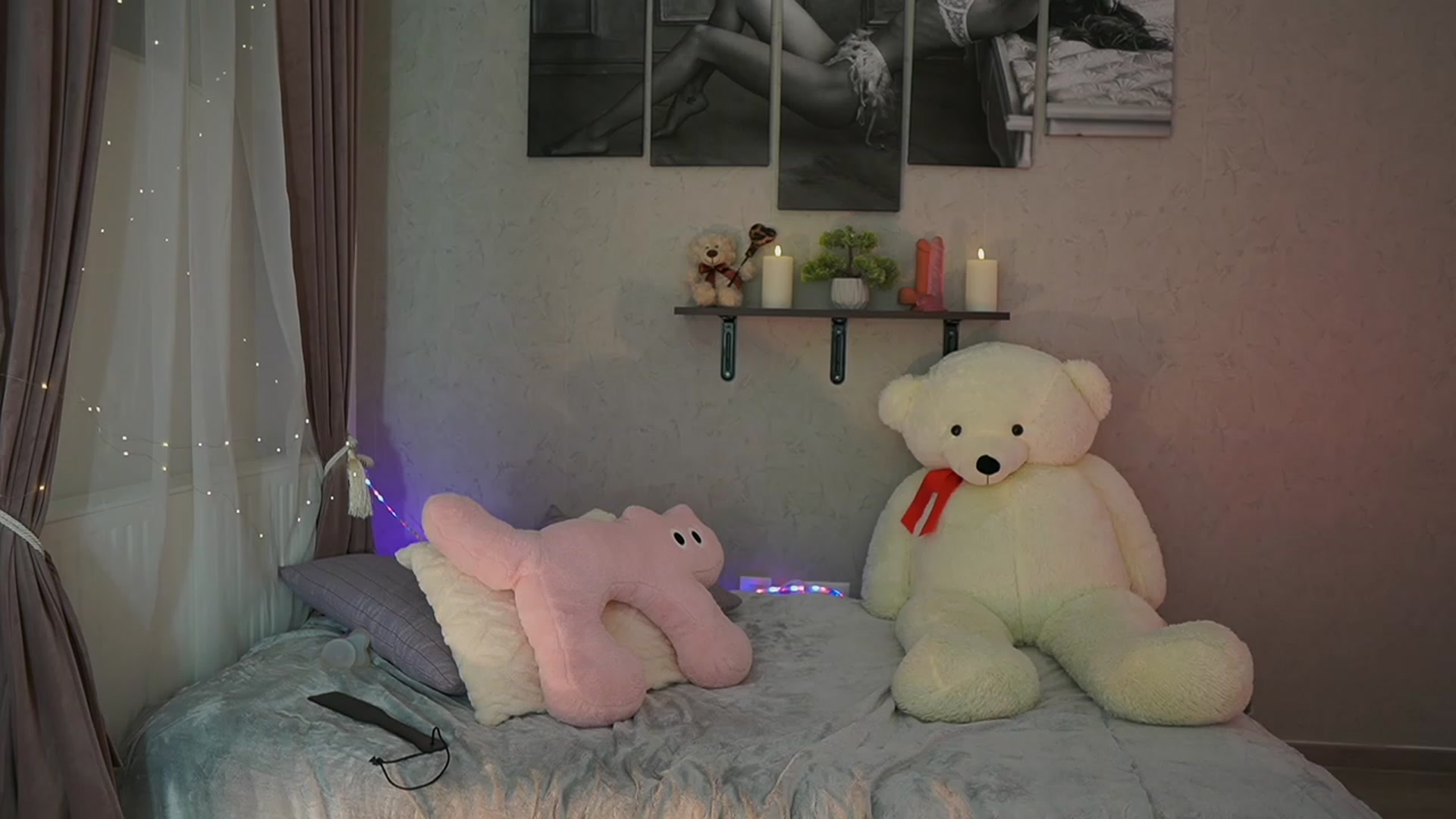 Gallery image thumbnail from RileyReid_18's myfreecams stream on, 01/01/2024, 20:46 image 12 of 20