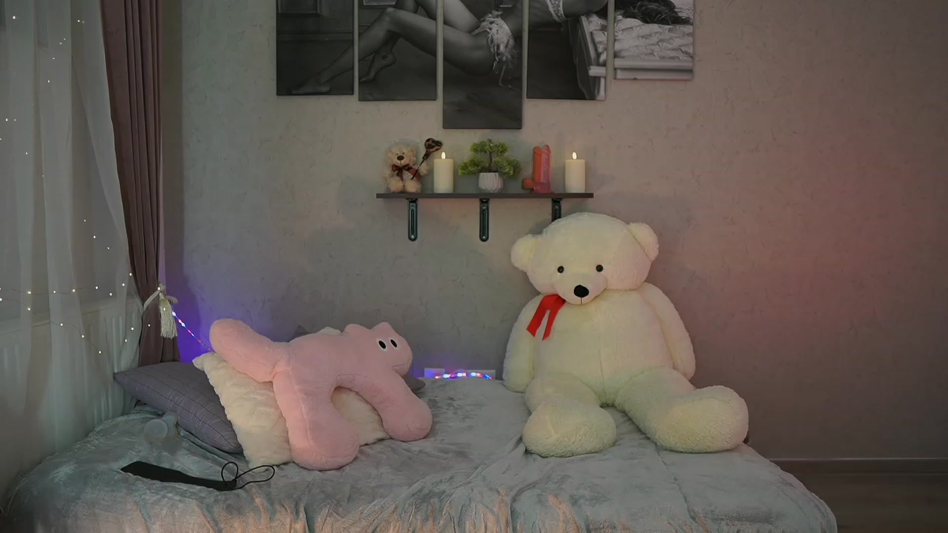 Gallery image thumbnail from RileyReid_18's myfreecams stream on, 01/01/2024, 20:46 image 4 of 20