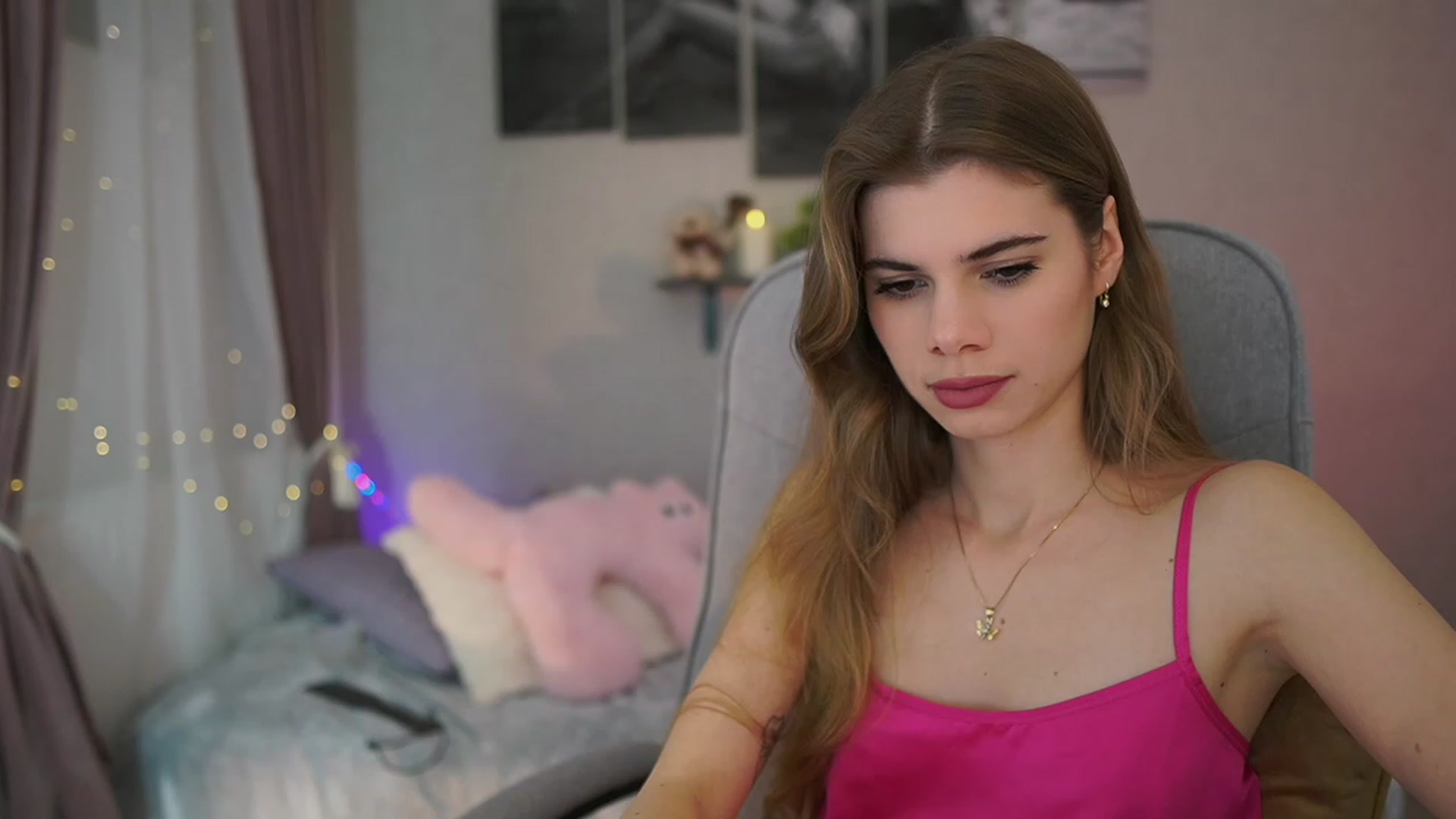 Gallery image thumbnail from RileyReid_18's myfreecams stream on, 01/01/2024, 23:11 image 3 of 20
