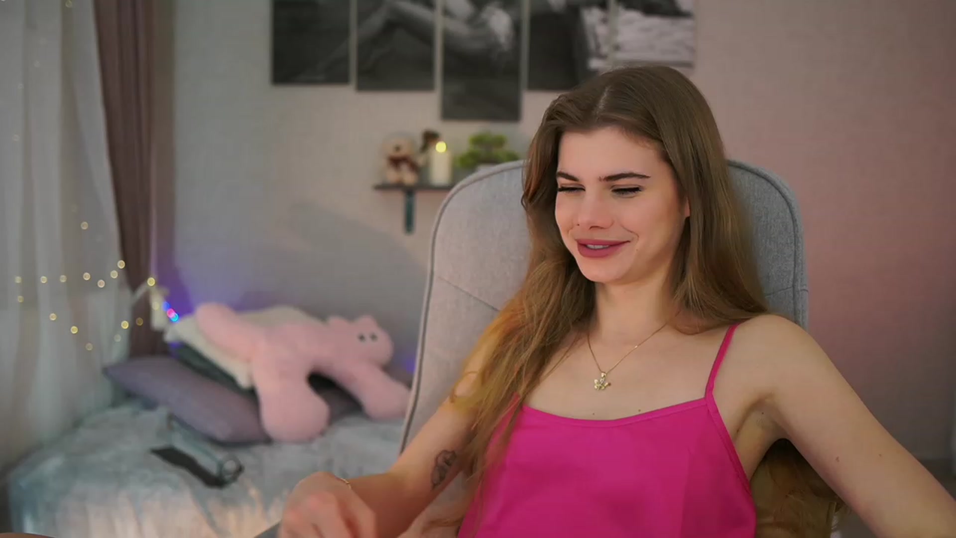 Gallery image thumbnail from RileyReid_18's myfreecams stream on, 01/01/2024, 23:11 image 20 of 20