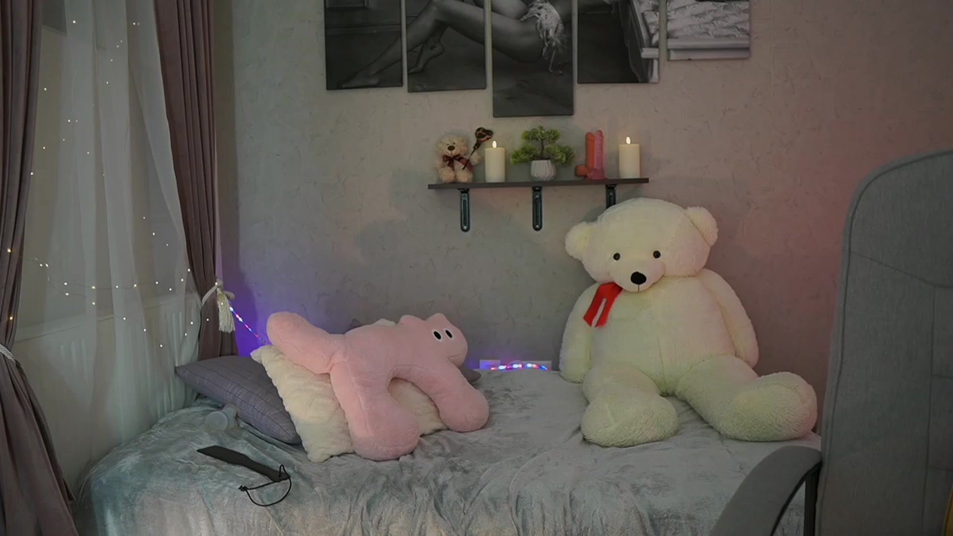 Gallery image thumbnail from RileyReid_18's myfreecams stream on, 01/01/2024, 23:11 image 1 of 20