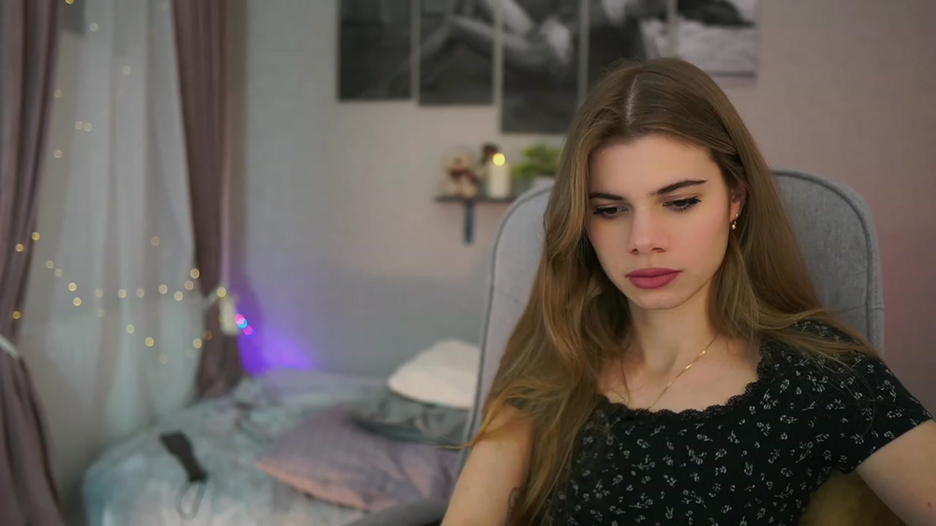 Gallery image thumbnail from RileyReid_18's myfreecams stream on, 01/03/2024, 18:58 image 14 of 20