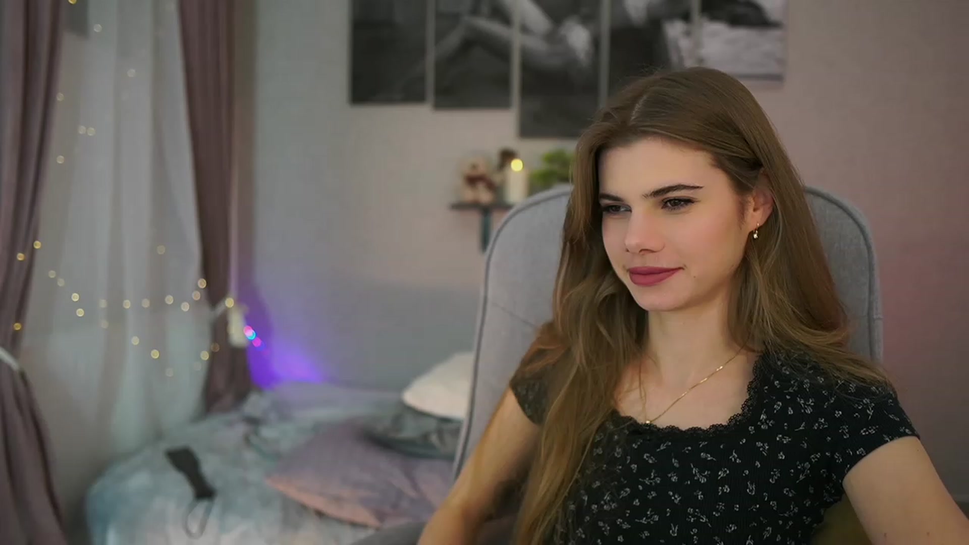 Gallery image thumbnail from RileyReid_18's myfreecams stream on, 01/03/2024, 18:58 image 10 of 20