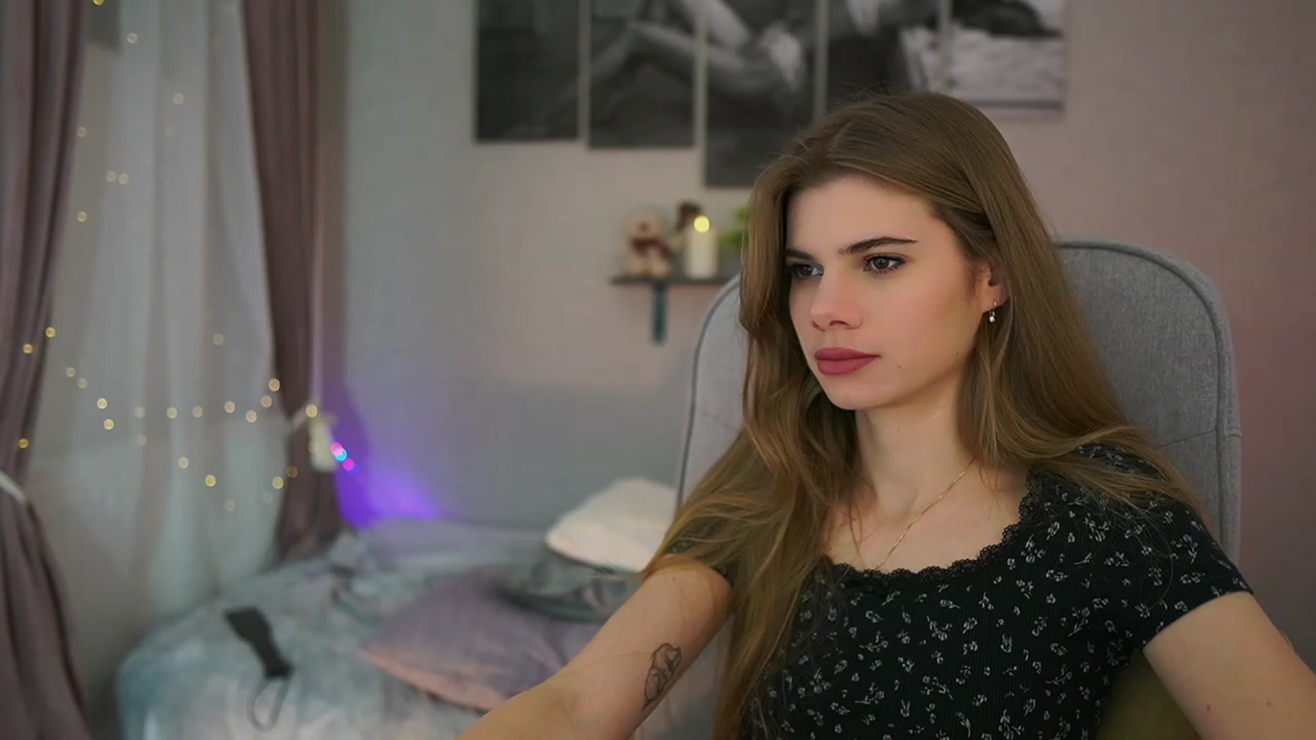 Gallery image thumbnail from RileyReid_18's myfreecams stream on, 01/03/2024, 18:58 image 13 of 20