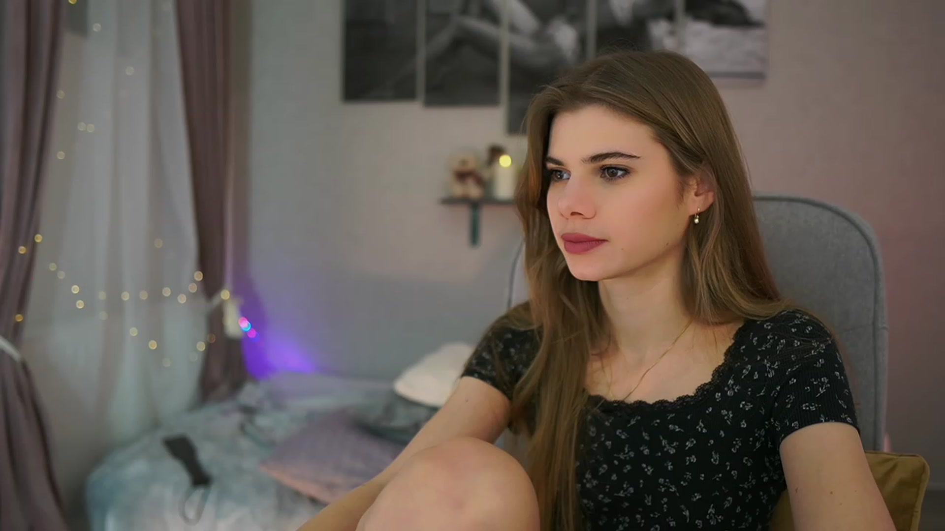 Gallery image thumbnail from RileyReid_18's myfreecams stream on, 01/03/2024, 18:58 image 18 of 20
