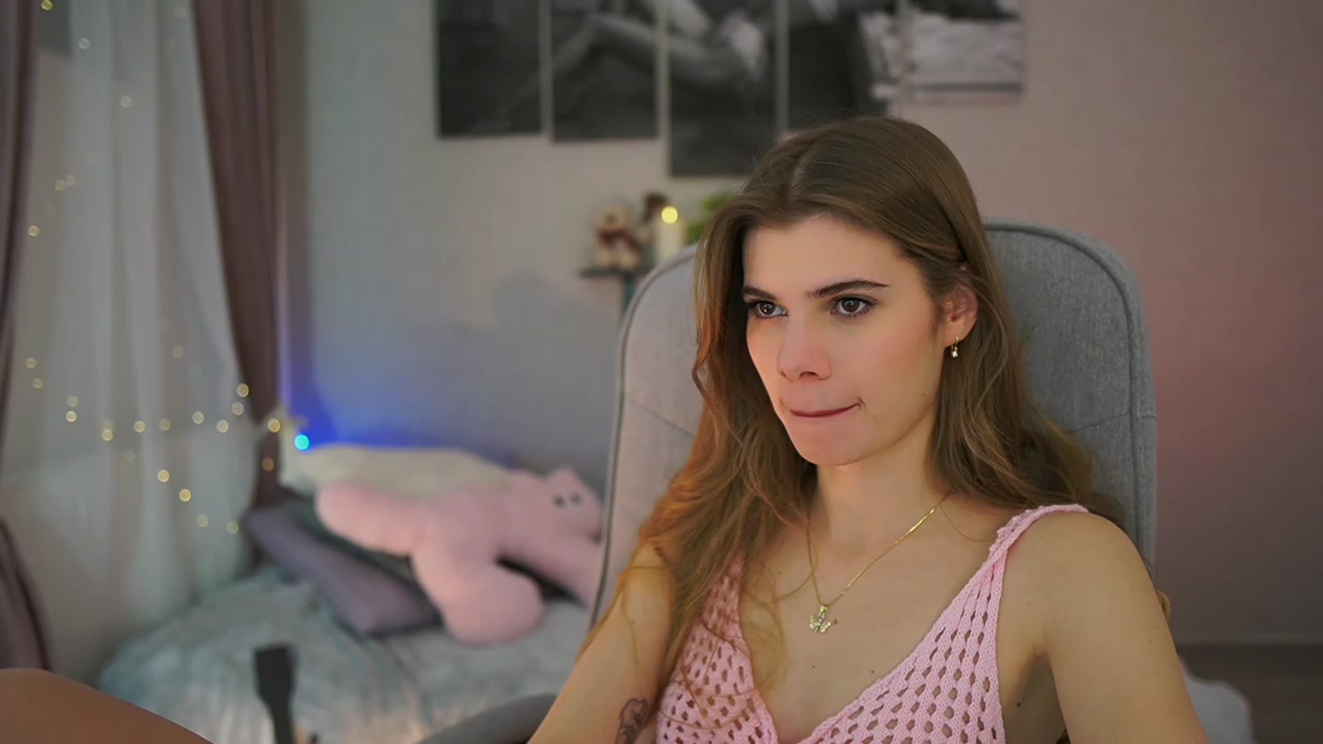 Gallery image thumbnail from RileyReid_18's myfreecams stream on, 01/05/2024, 11:01 image 14 of 20