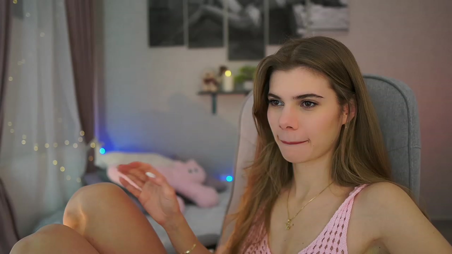 Gallery image thumbnail from RileyReid_18's myfreecams stream on, 01/05/2024, 11:01 image 20 of 20
