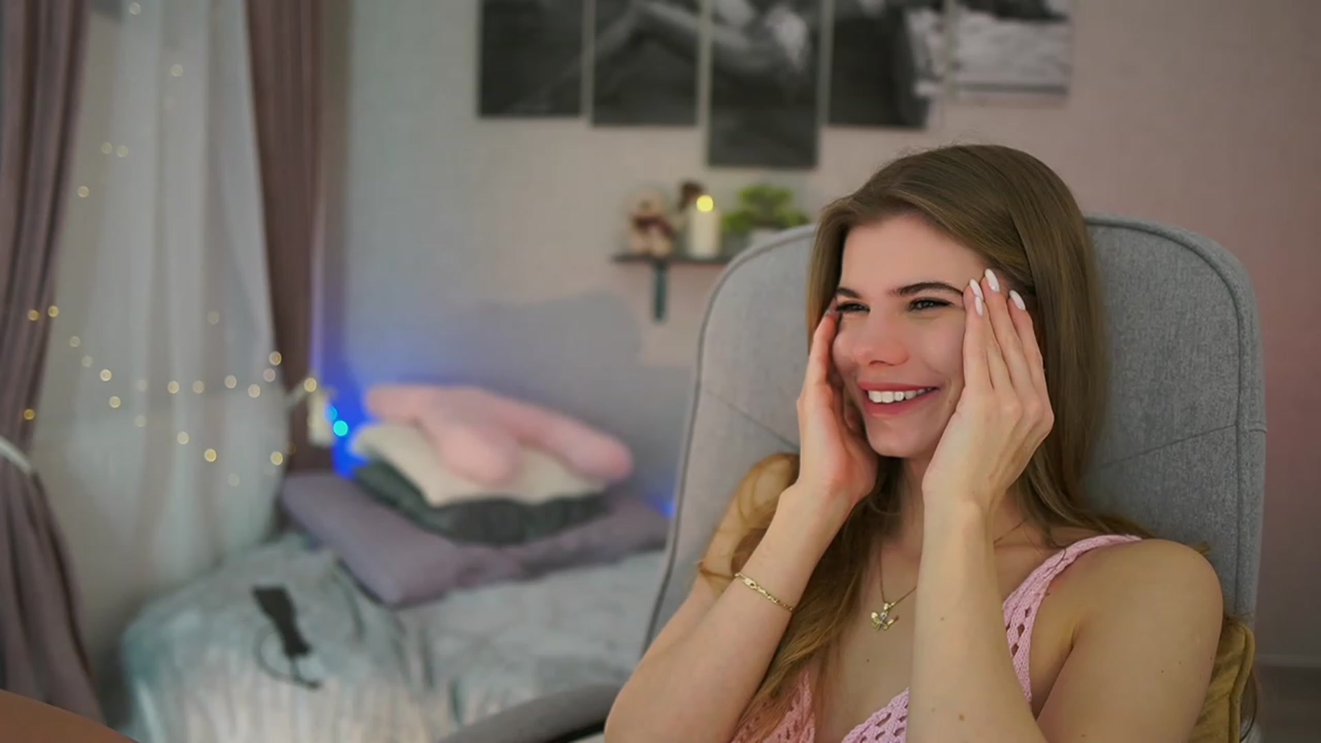 Gallery image thumbnail from RileyReid_18's myfreecams stream on, 01/05/2024, 12:58 image 15 of 20