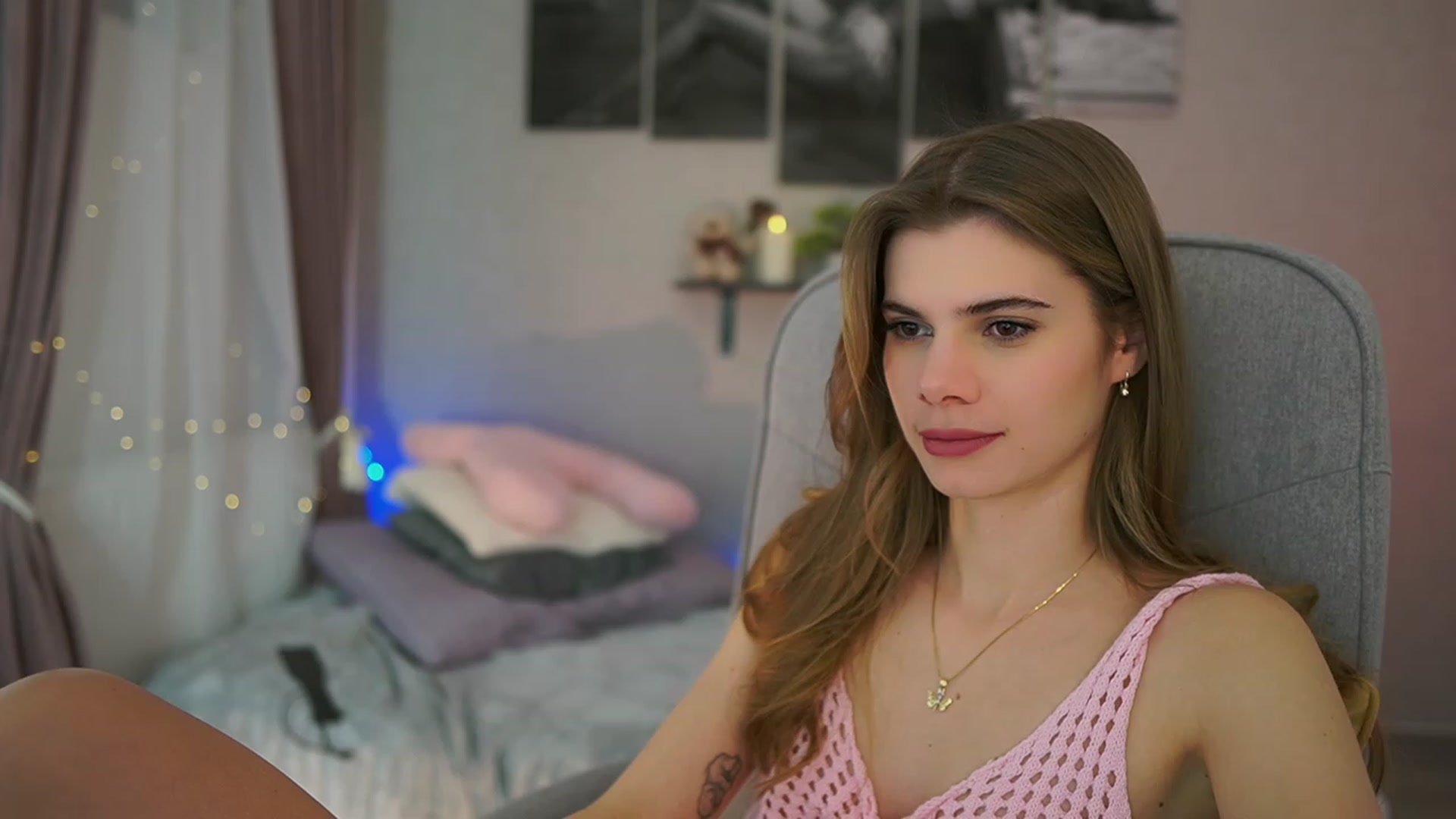Gallery image thumbnail from RileyReid_18's myfreecams stream on, 01/05/2024, 12:58 image 12 of 20