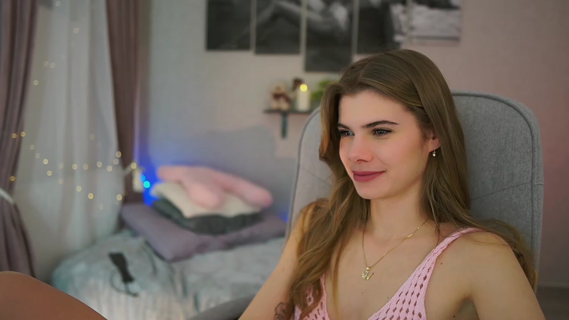 Gallery image thumbnail from RileyReid_18's myfreecams stream on, 01/05/2024, 12:58 image 16 of 20