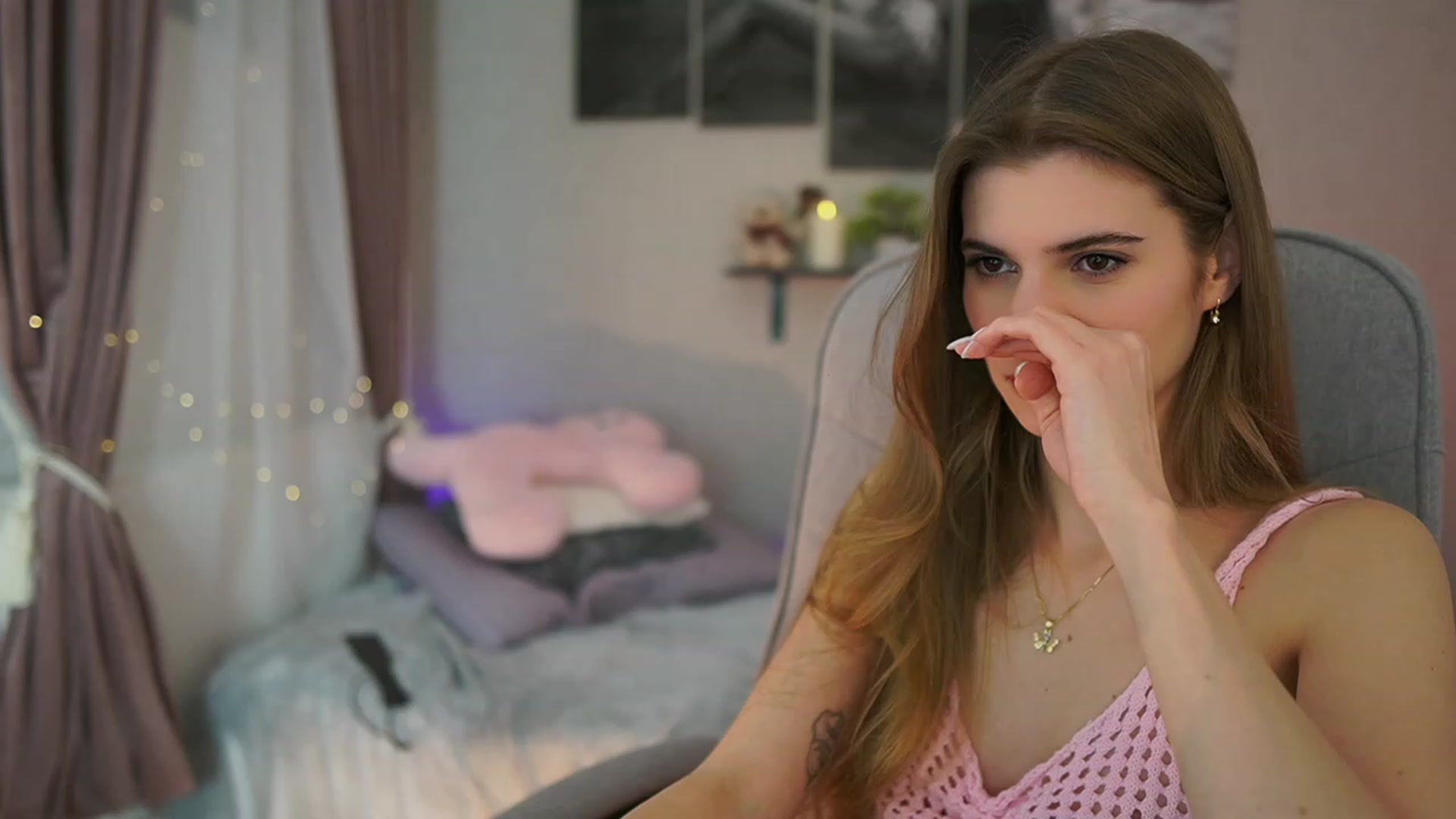 Gallery image thumbnail from RileyReid_18's myfreecams stream on, 01/05/2024, 13:48 image 15 of 20