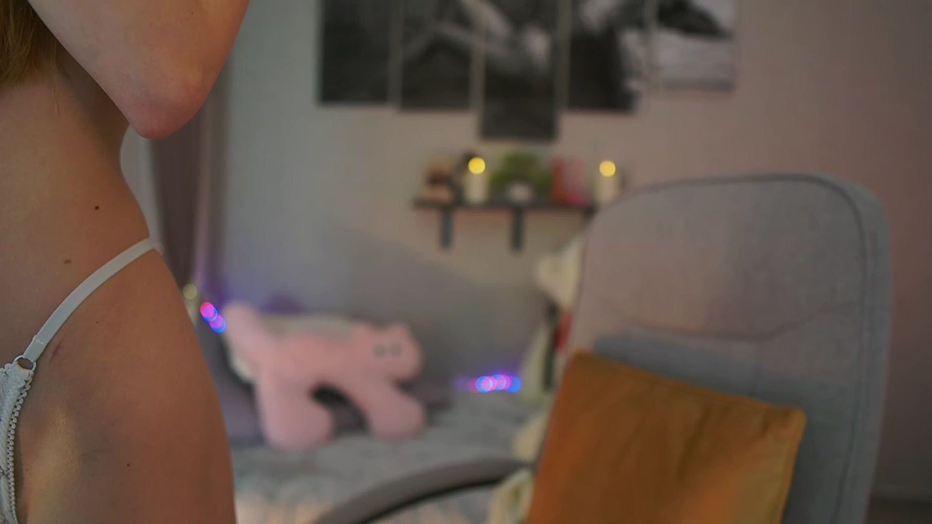 Gallery image thumbnail from RileyReid_18's myfreecams stream on, 01/07/2024, 14:48 image 19 of 20
