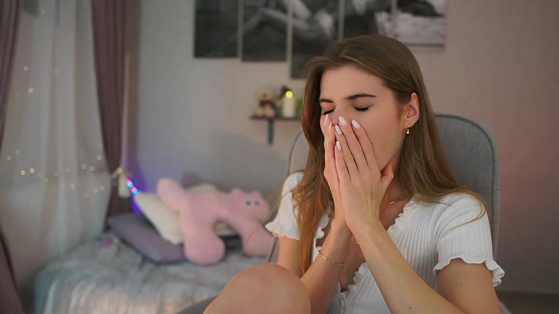 Gallery image thumbnail from RileyReid_18's myfreecams stream on, 01/07/2024, 18:41 image 16 of 20