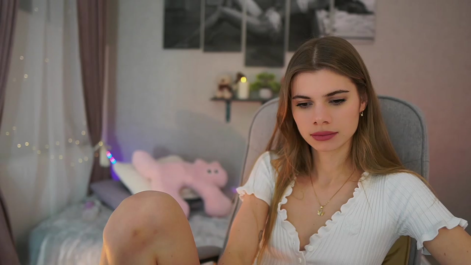 Gallery image thumbnail from RileyReid_18's myfreecams stream on, 01/07/2024, 18:41 image 20 of 20