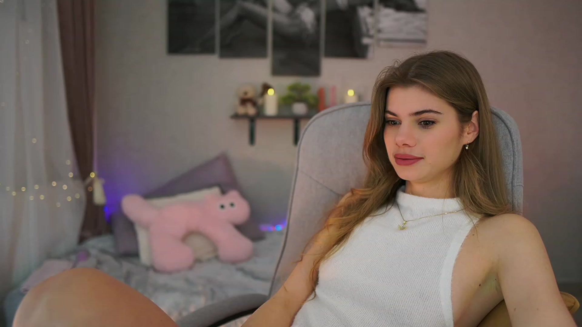 Gallery image thumbnail from RileyReid_18's myfreecams stream on, 01/09/2024, 15:57 image 3 of 20