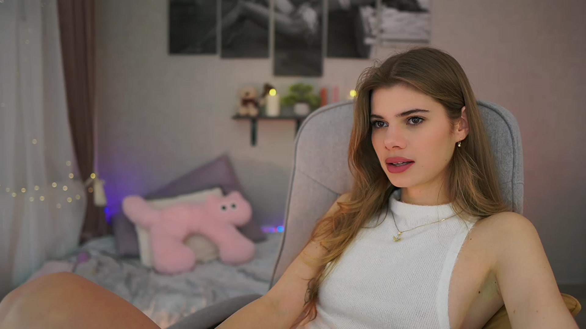 Gallery image thumbnail from RileyReid_18's myfreecams stream on, 01/09/2024, 15:57 image 4 of 20