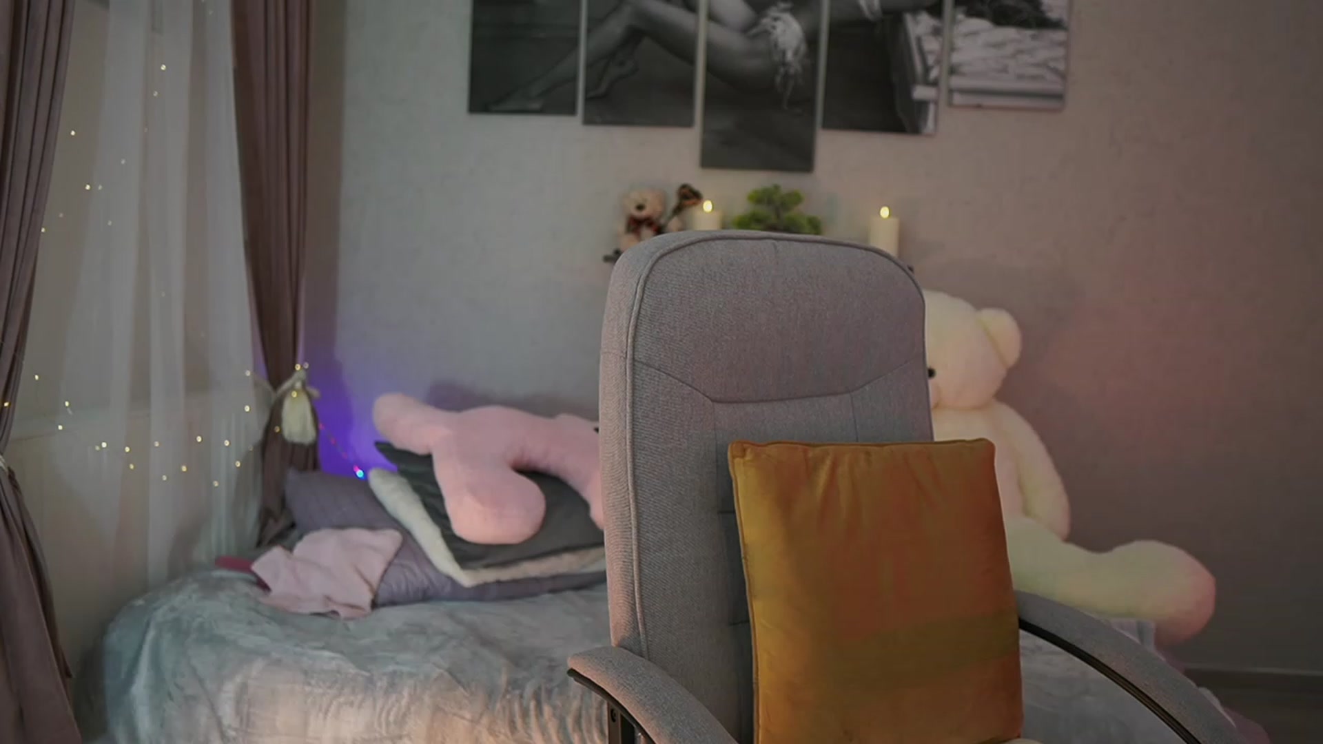 Gallery image thumbnail from RileyReid_18's myfreecams stream on, 01/10/2024, 16:27 image 19 of 20