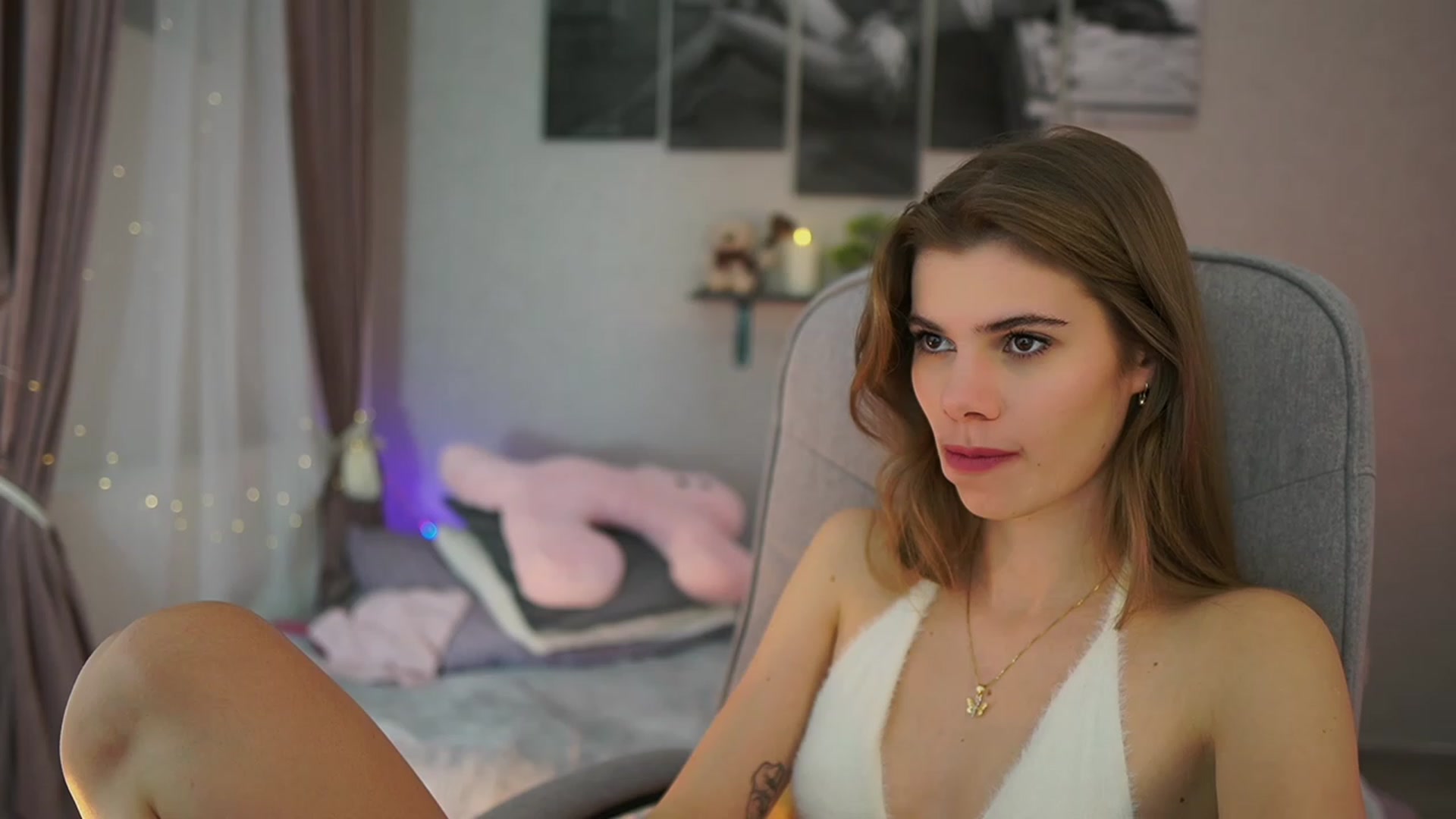 Gallery image thumbnail from RileyReid_18's myfreecams stream on, 01/10/2024, 17:55 image 5 of 20