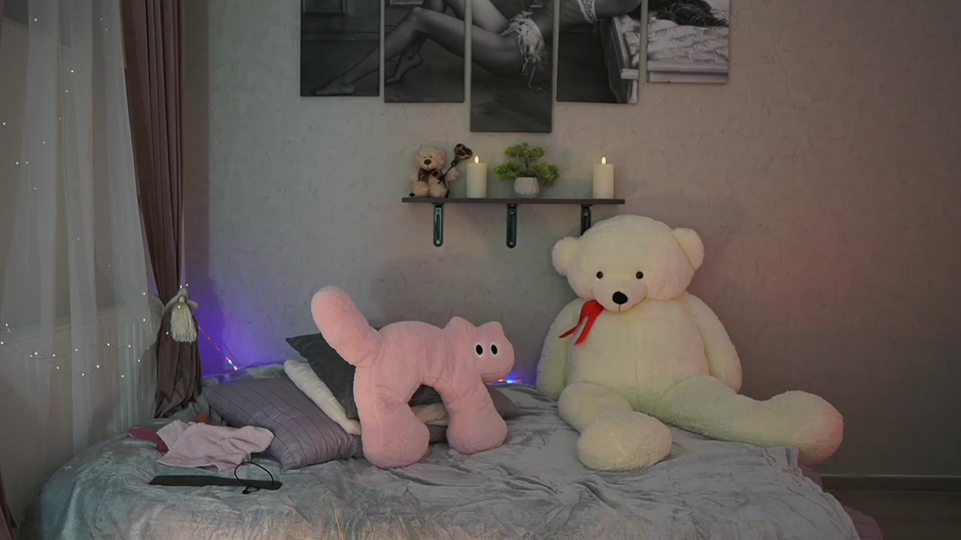 Gallery image thumbnail from RileyReid_18's myfreecams stream on, 01/10/2024, 18:54 image 3 of 20