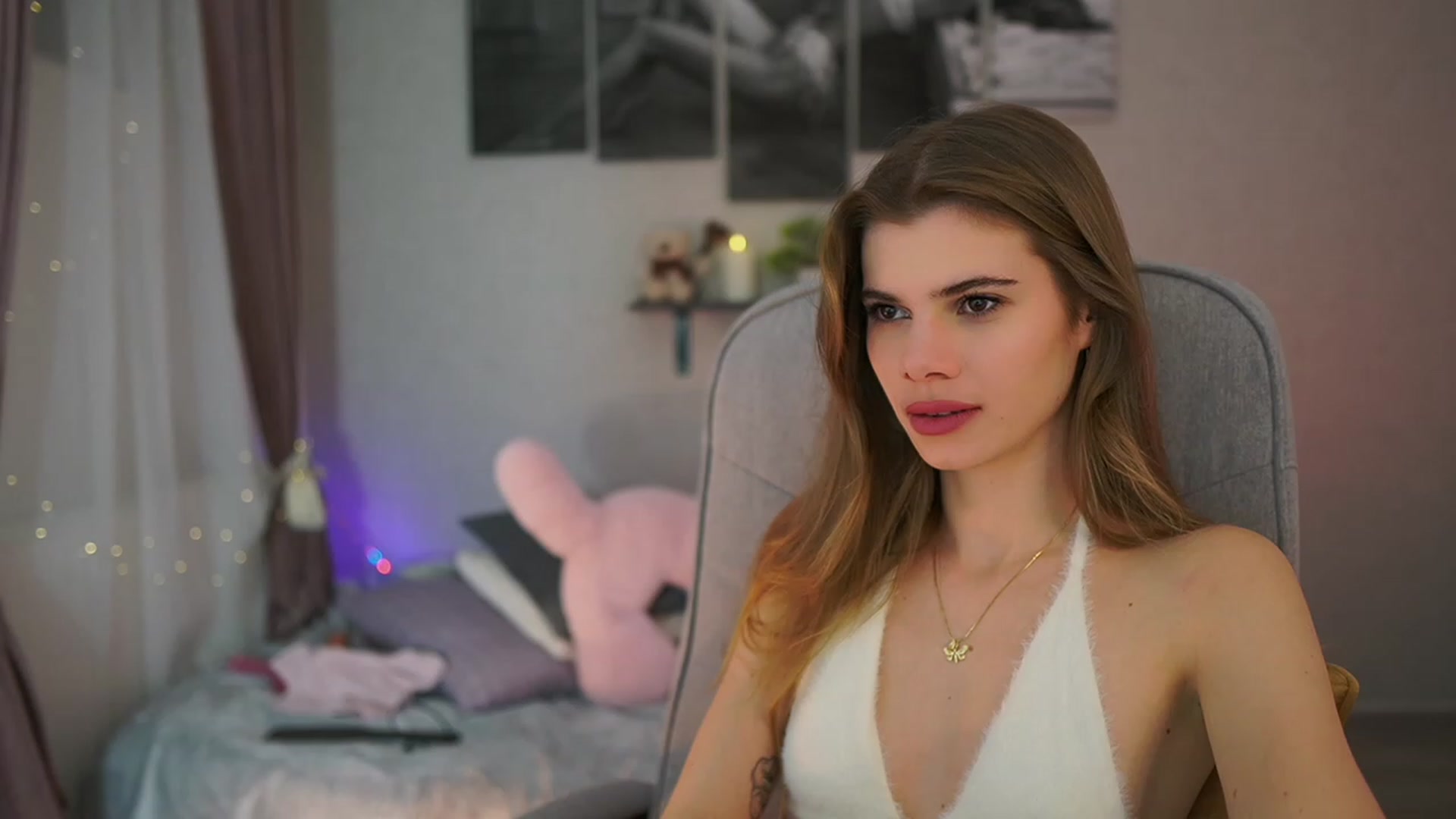 Gallery image thumbnail from RileyReid_18's myfreecams stream on, 01/10/2024, 18:54 image 11 of 20