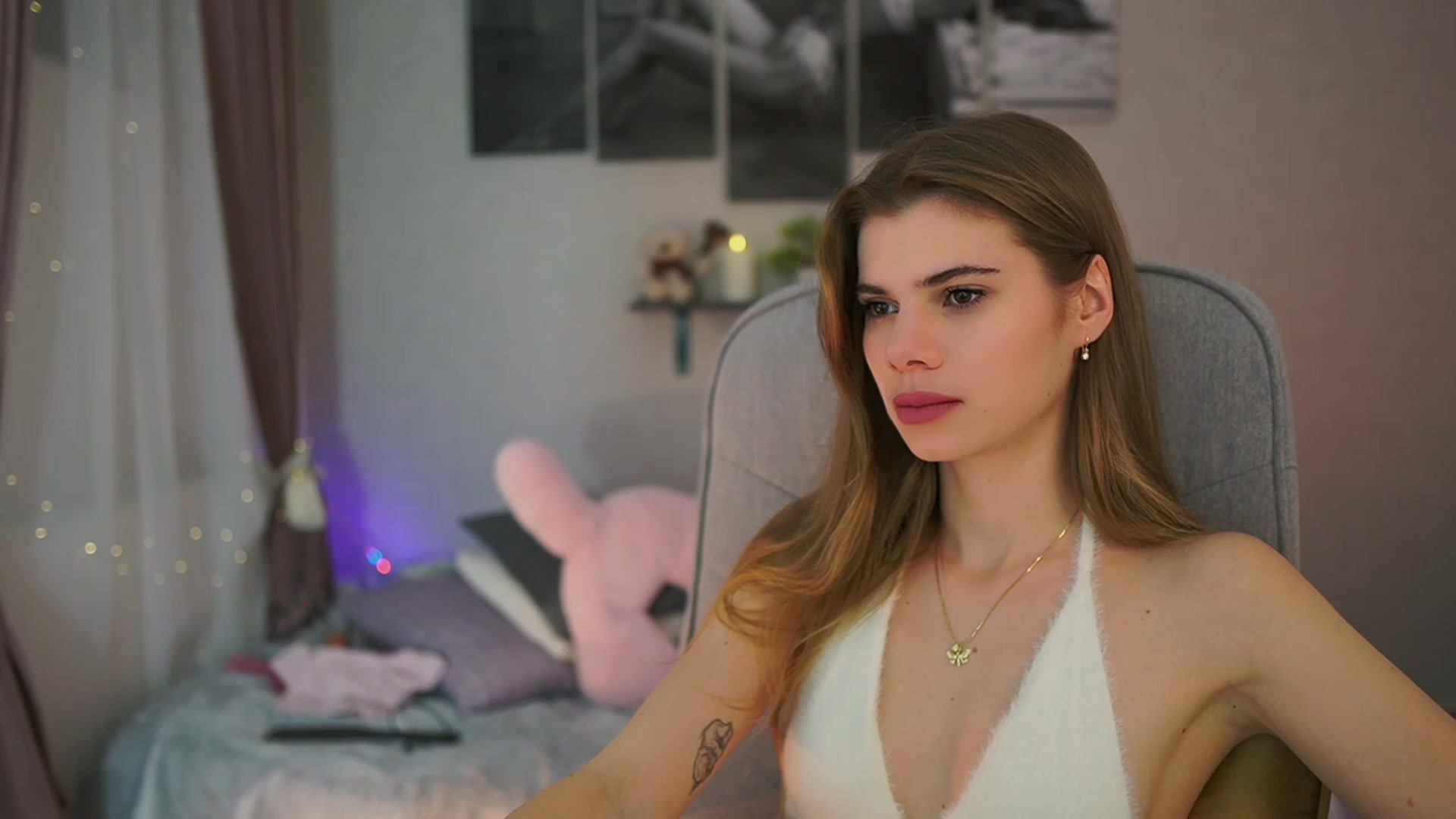 Gallery image thumbnail from RileyReid_18's myfreecams stream on, 01/10/2024, 18:54 image 12 of 20