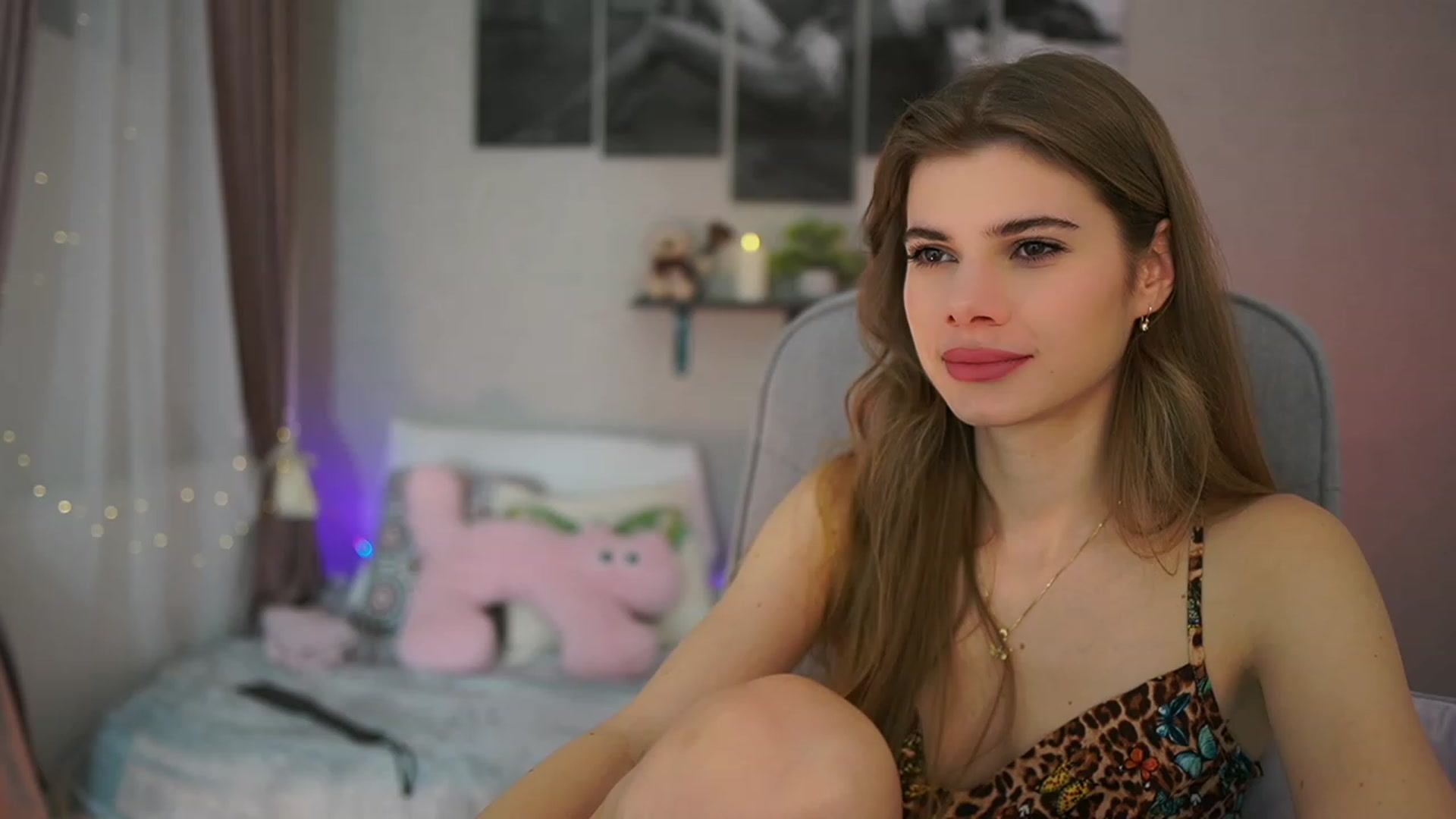 Gallery image thumbnail from RileyReid_18's myfreecams stream on, 01/13/2024, 14:54 image 18 of 20