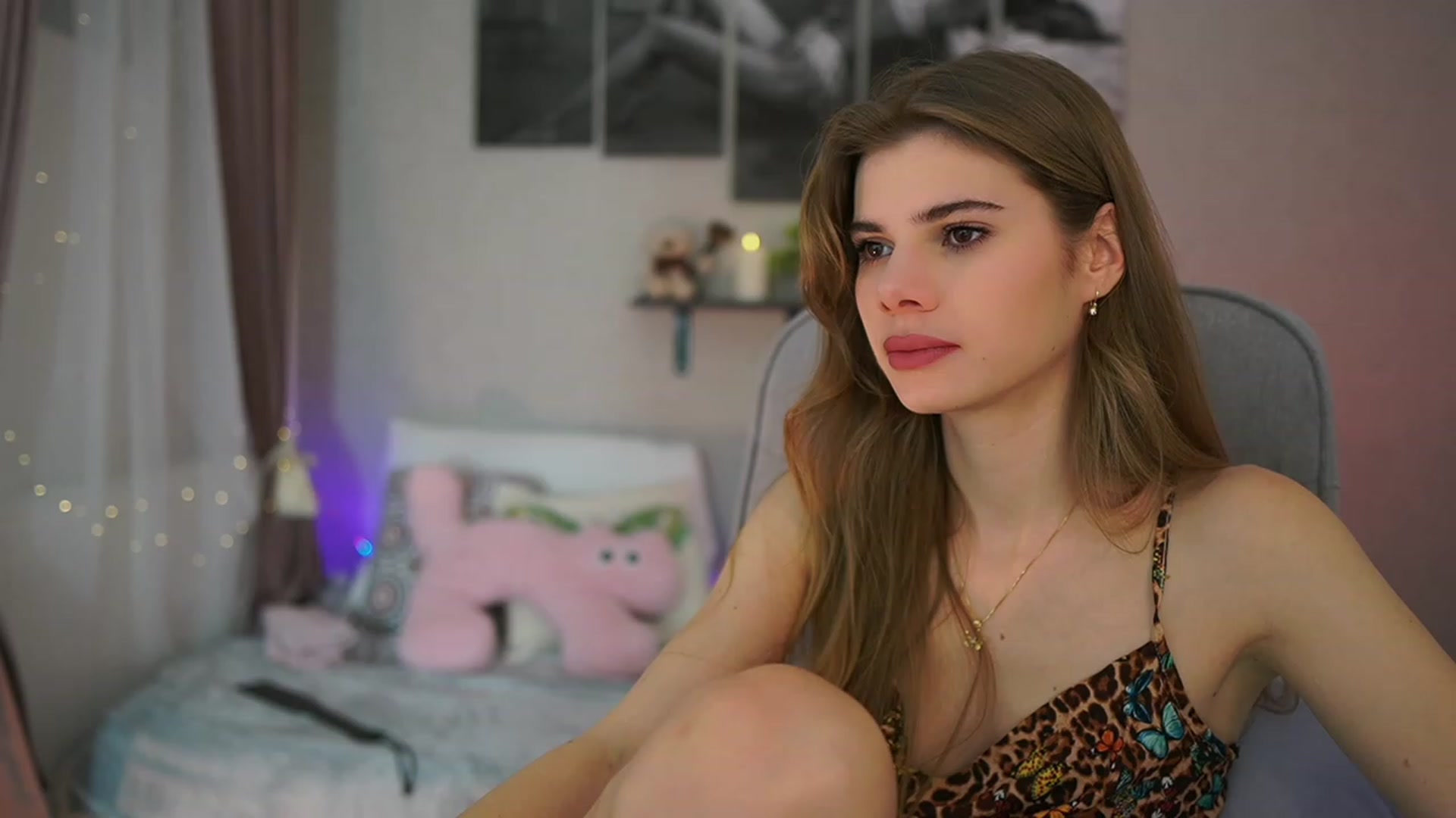 Gallery image thumbnail from RileyReid_18's myfreecams stream on, 01/13/2024, 14:54 image 16 of 20