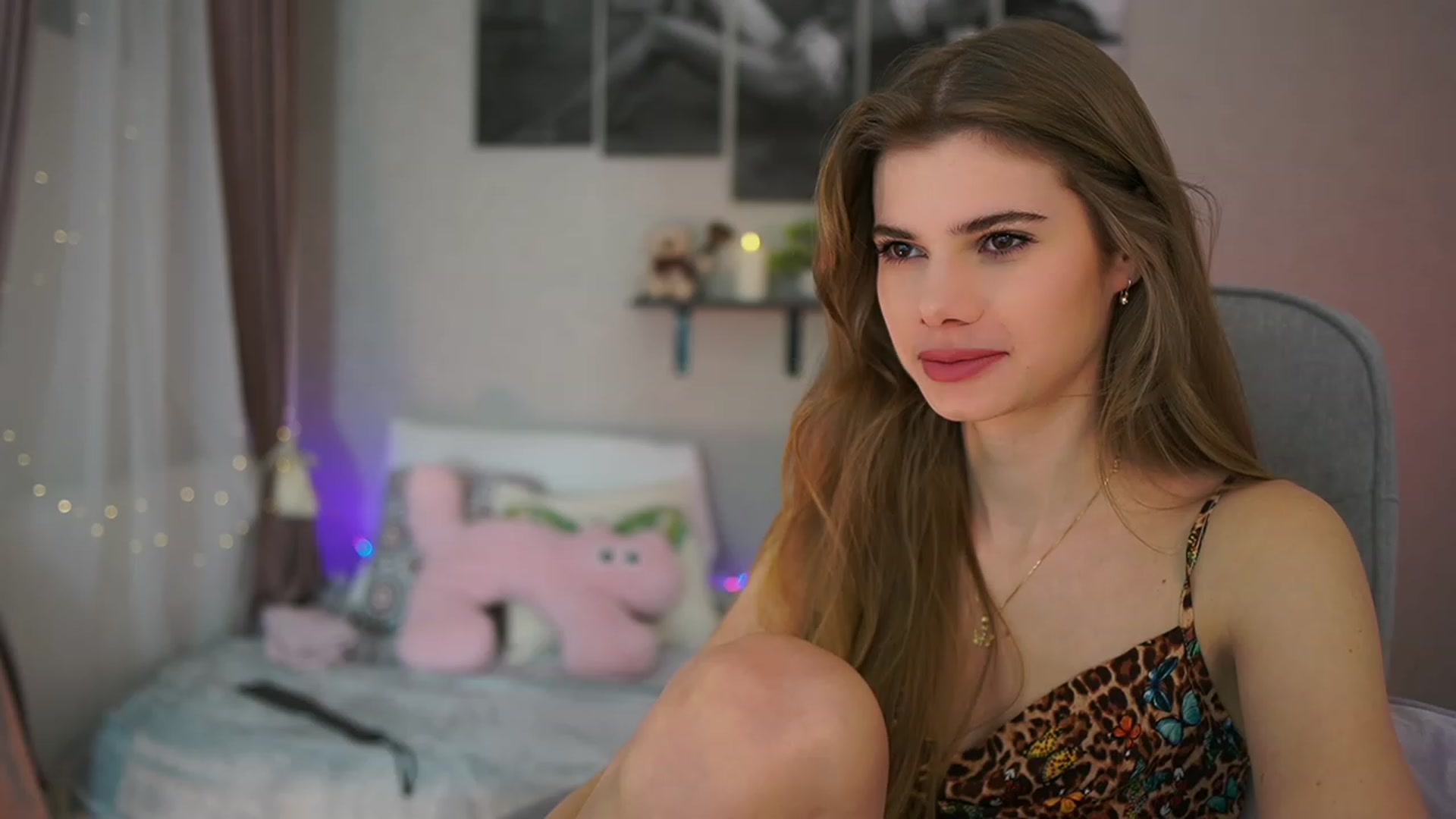 Gallery image thumbnail from RileyReid_18's myfreecams stream on, 01/13/2024, 14:54 image 12 of 20